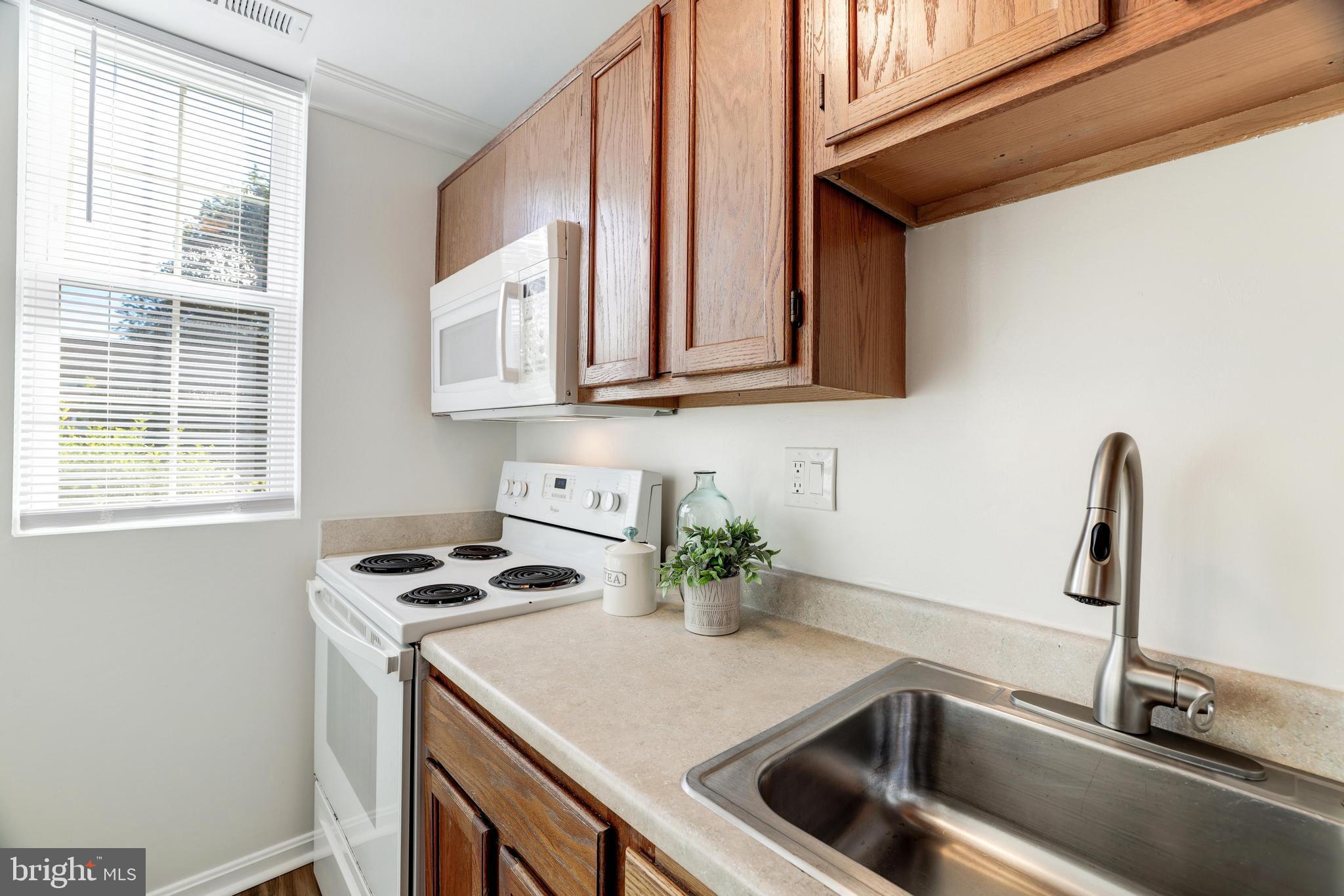 1913 KEY BOULEVARD 11572