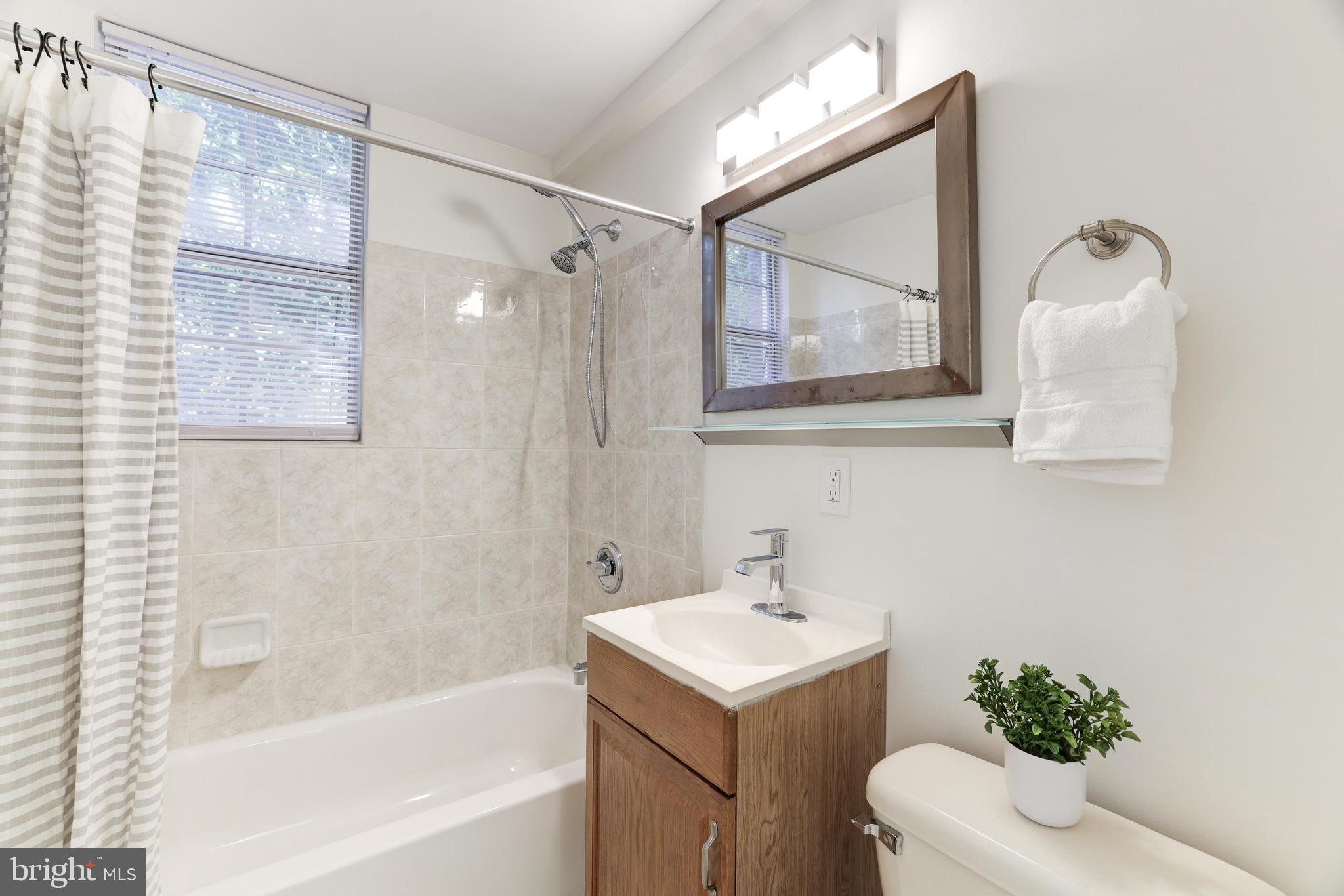 1913 KEY BOULEVARD 11572