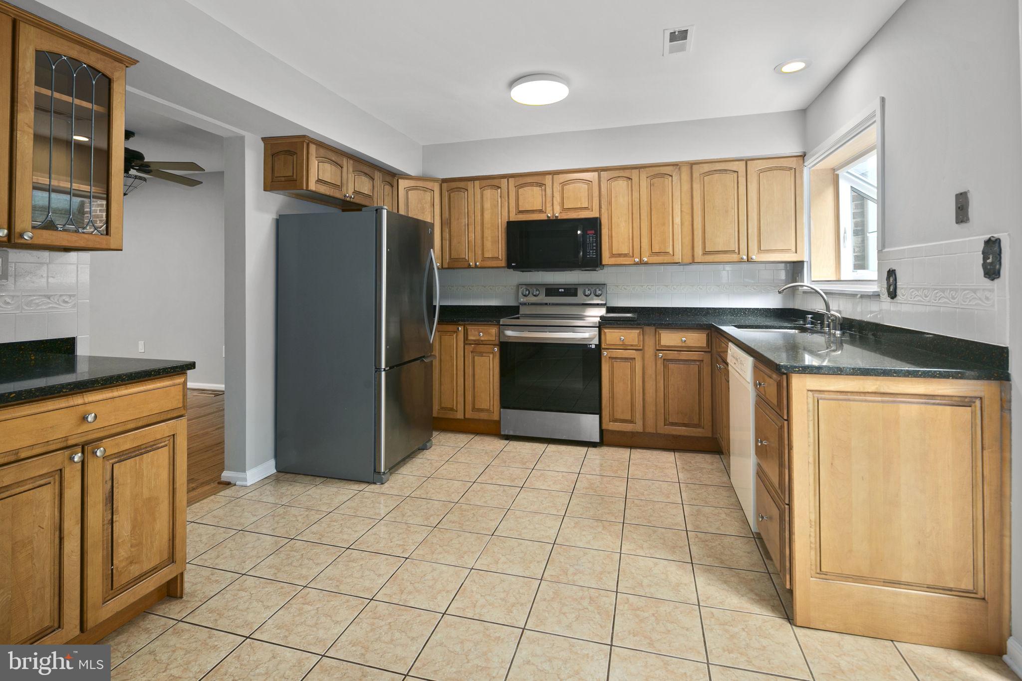 2514 S WALTER REED DRIVE 5