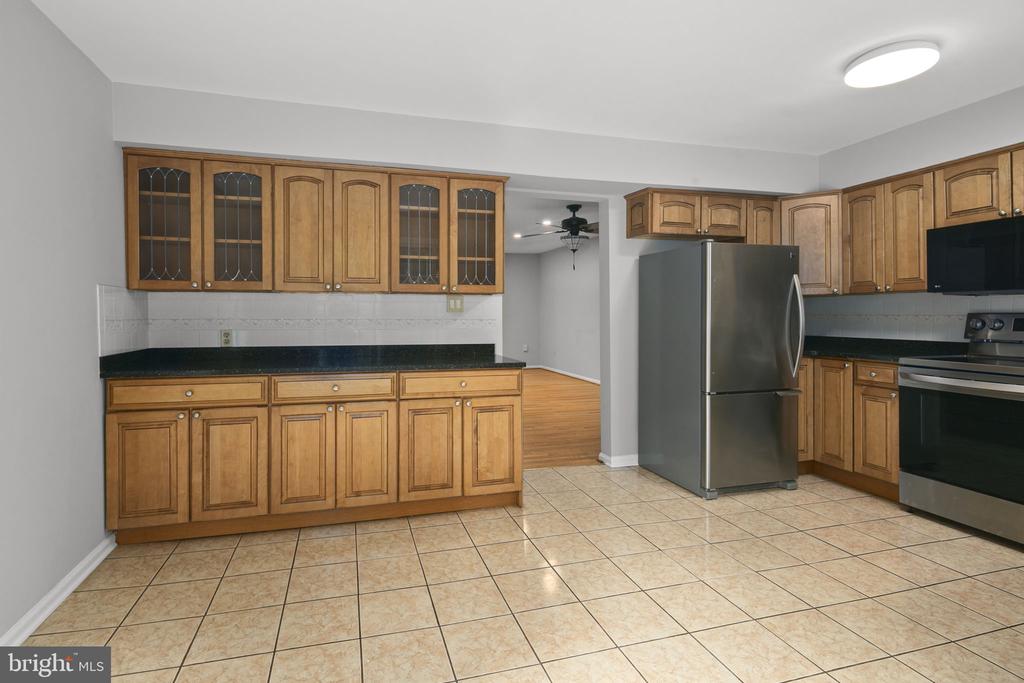 2514 S WALTER REED DRIVE 5