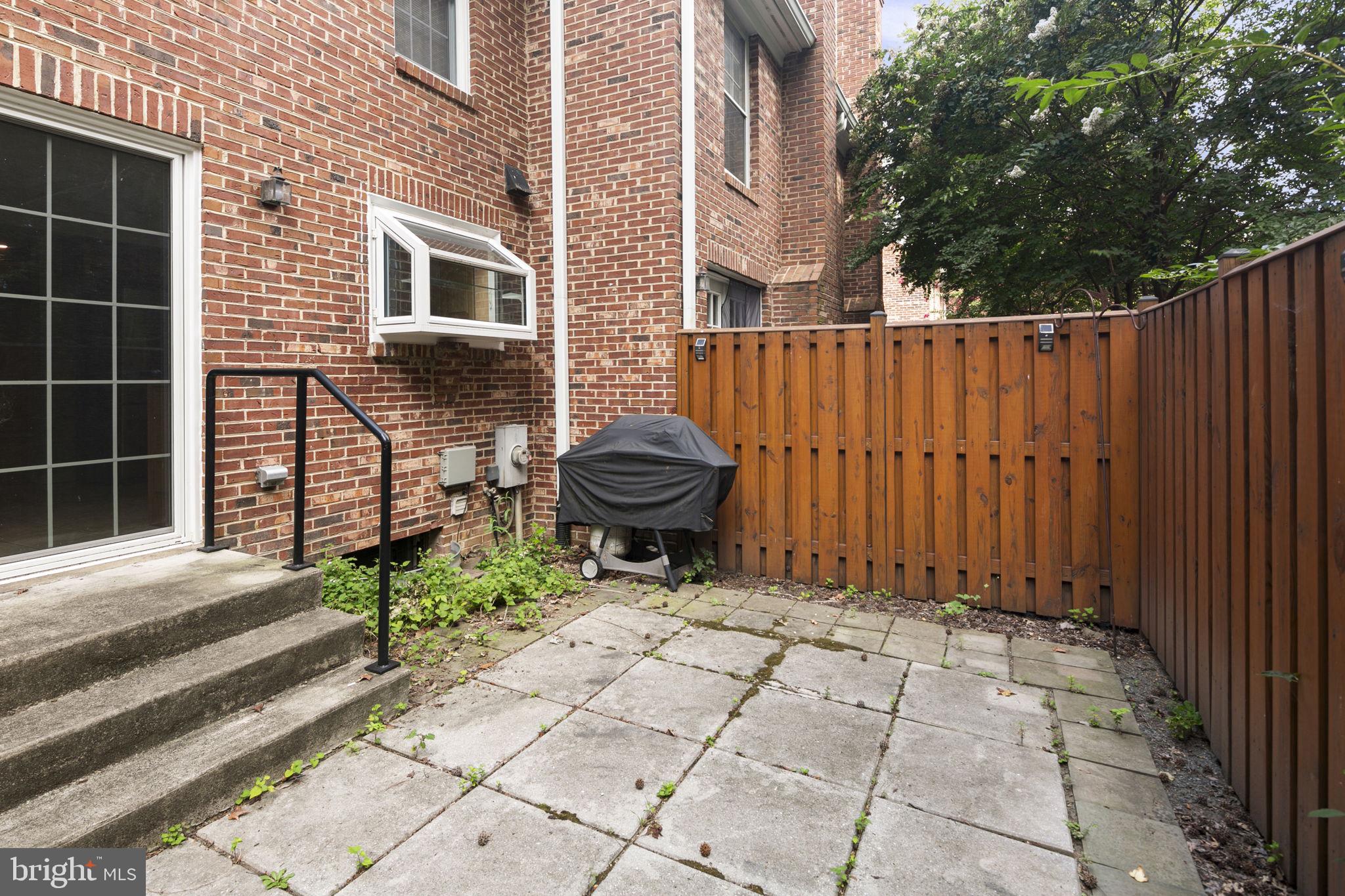 2514 S WALTER REED DRIVE 5