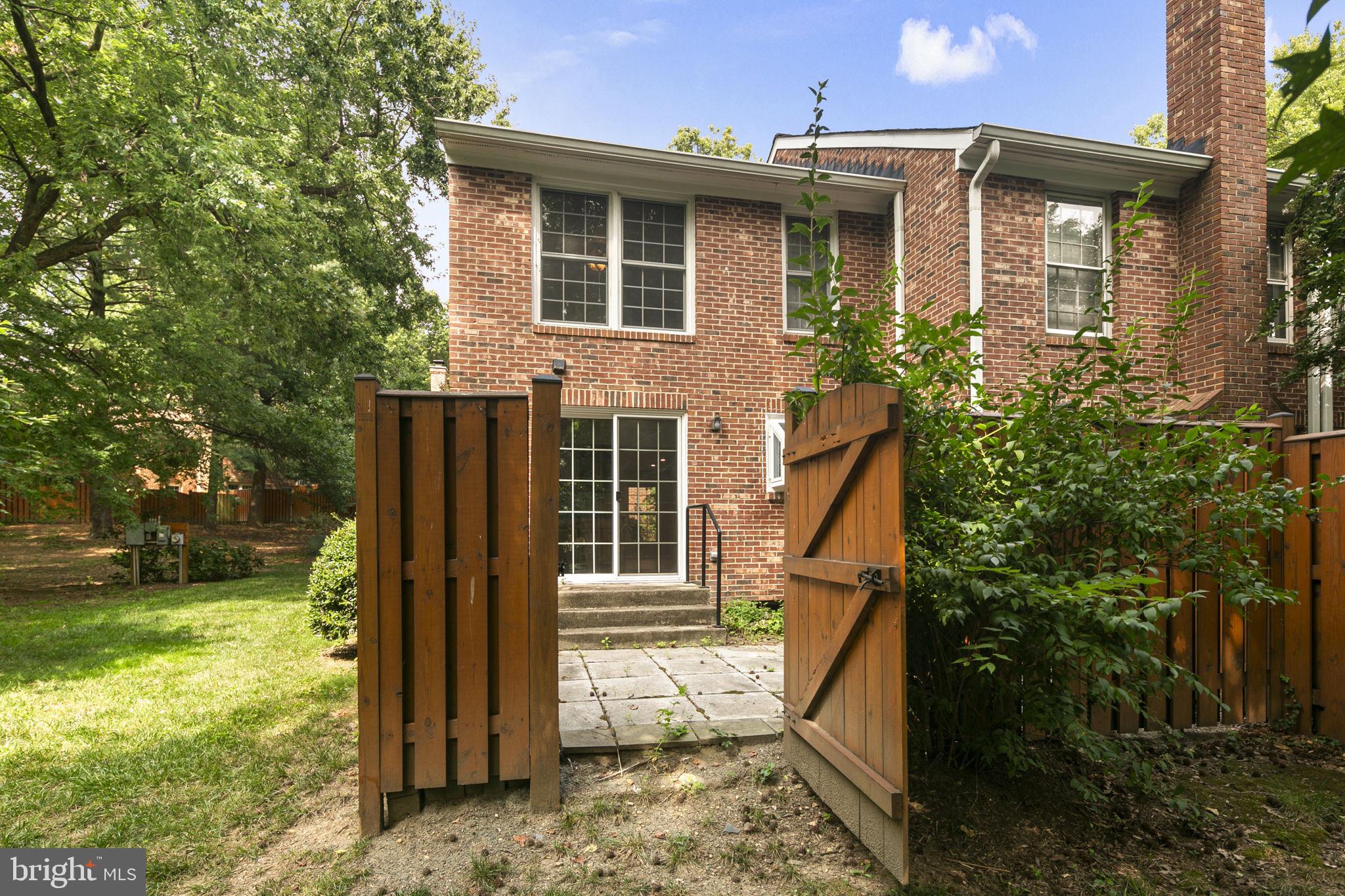 2514 S WALTER REED DRIVE 5