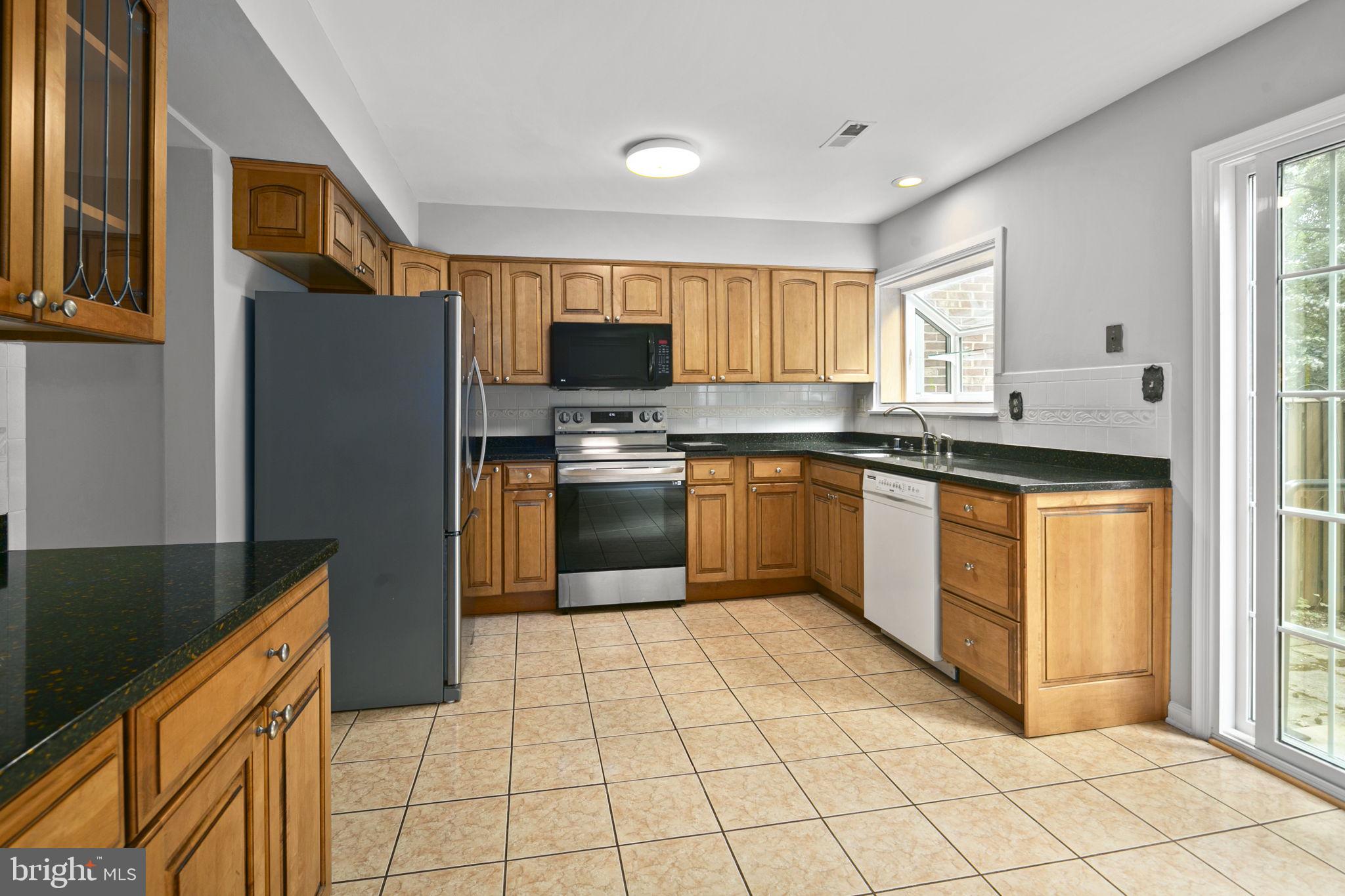 2514 S WALTER REED DRIVE 5