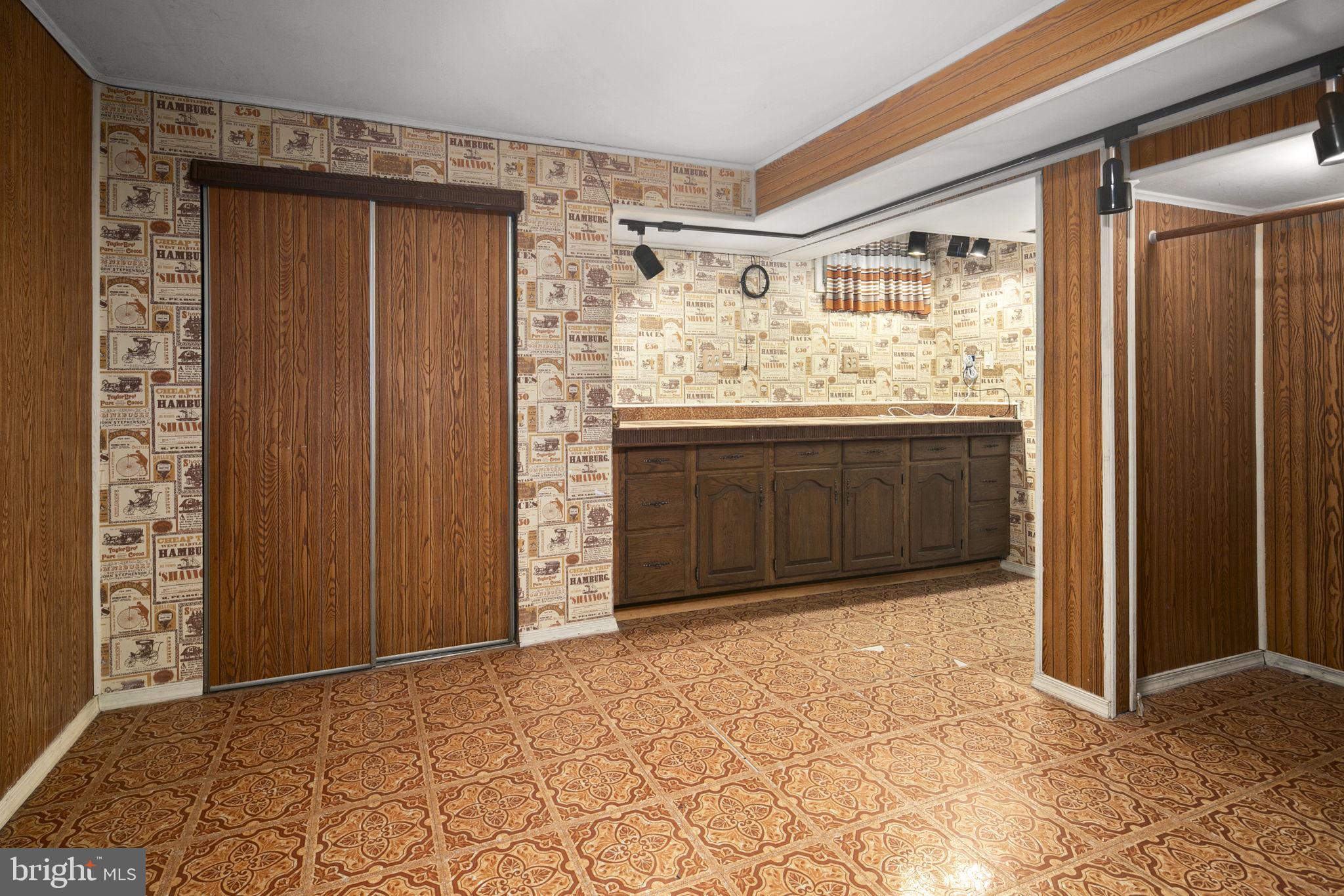 2514 S WALTER REED DRIVE 5