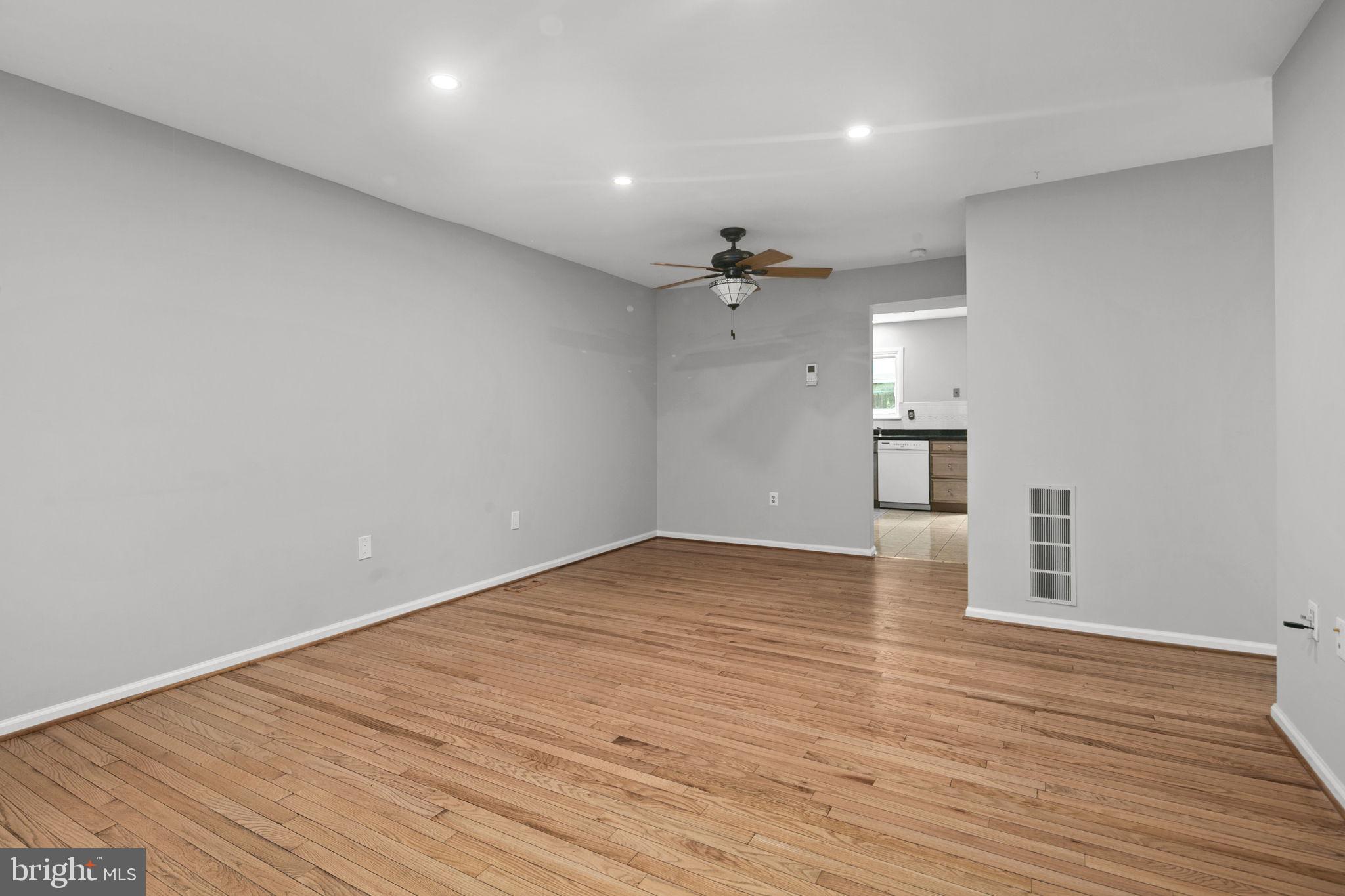 2514 S WALTER REED DRIVE 5