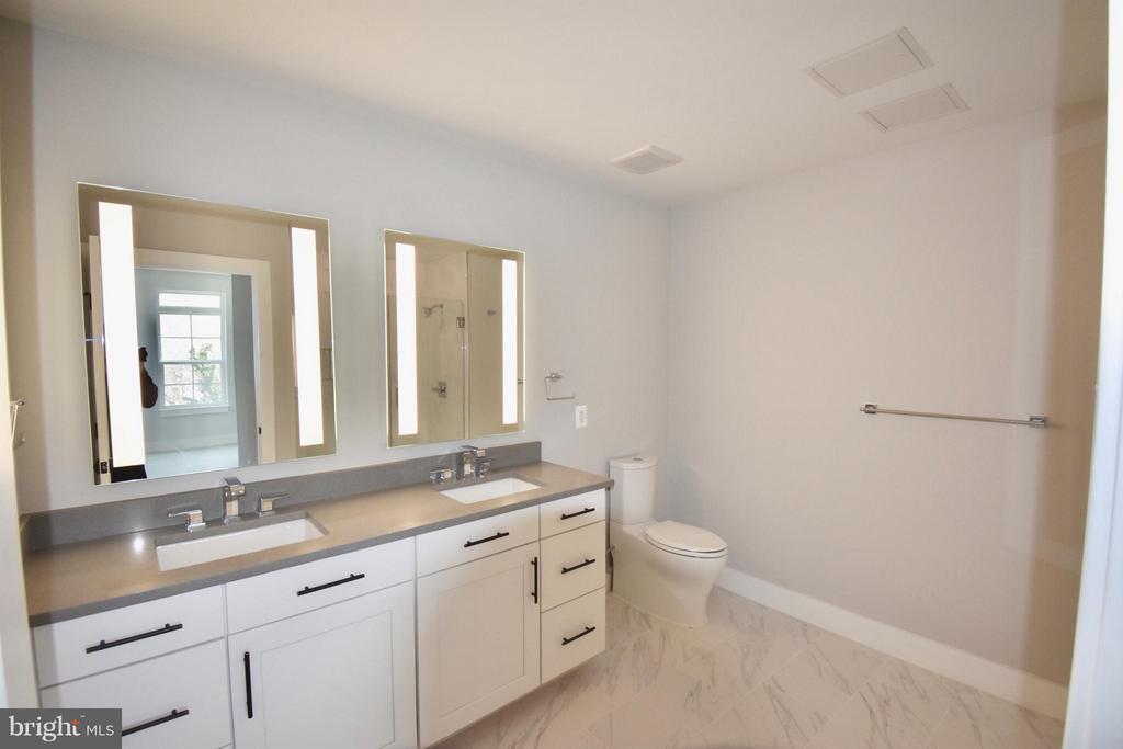 1411 KEY BLVD #604