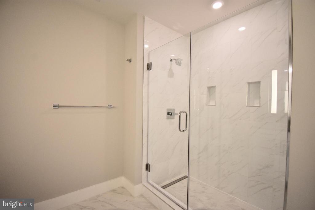 1411 KEY BLVD #604