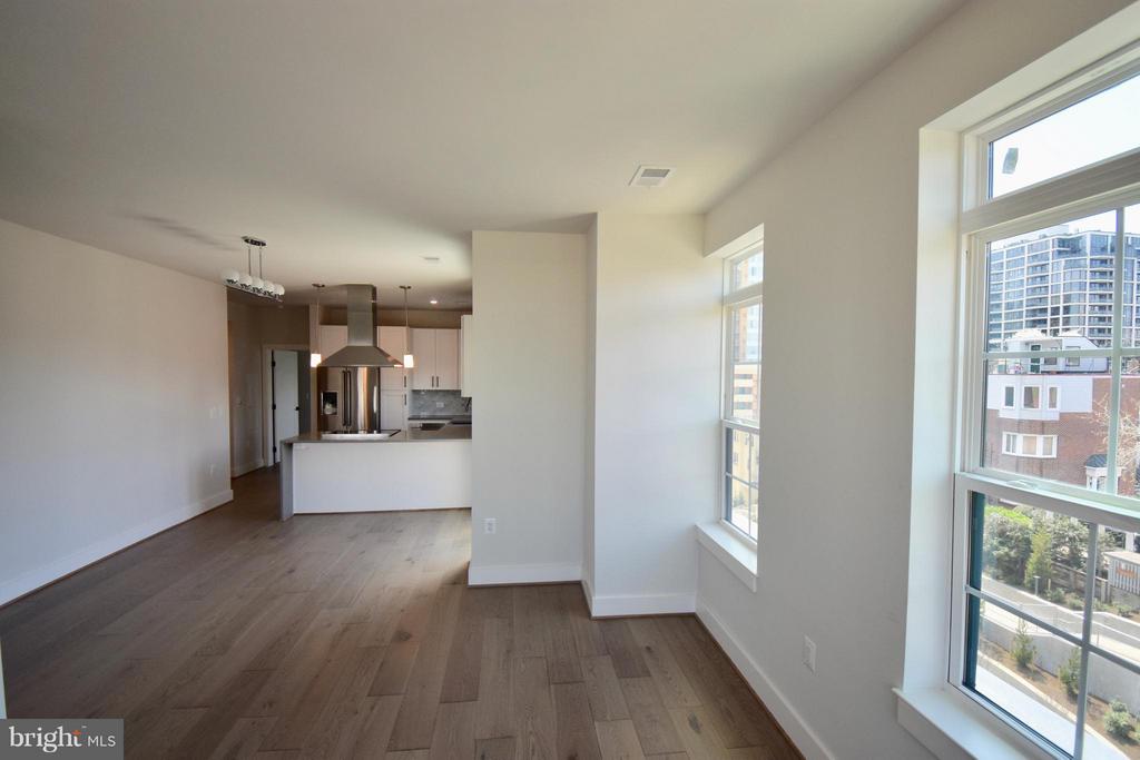 1411 KEY BLVD #604