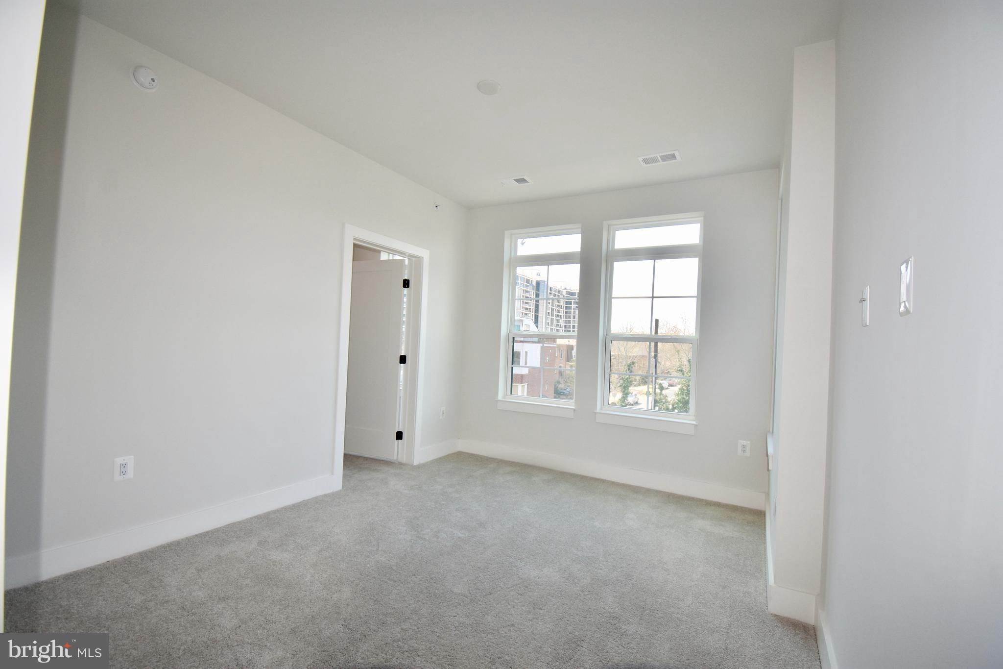 1411 KEY BLVD #604