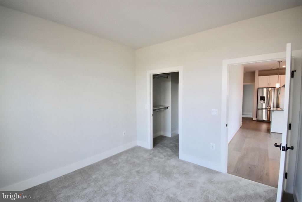 1411 KEY BLVD #604