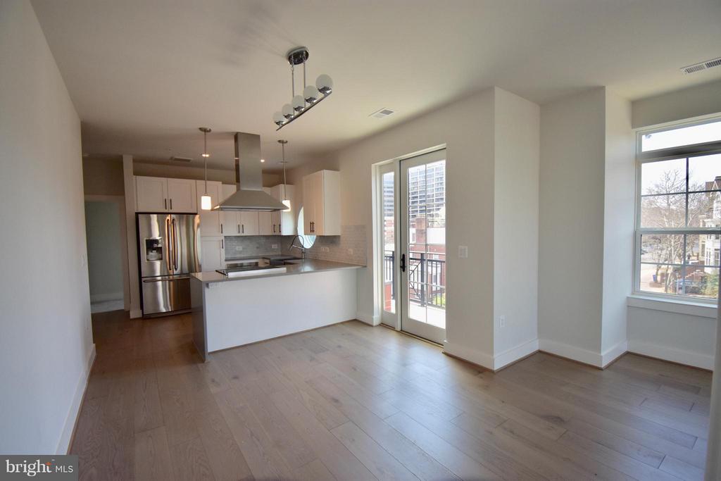 1411 KEY BLVD #604