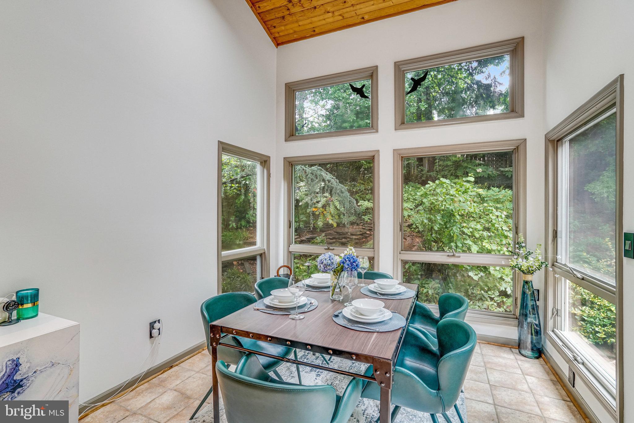 2005 S QUINCY STREET