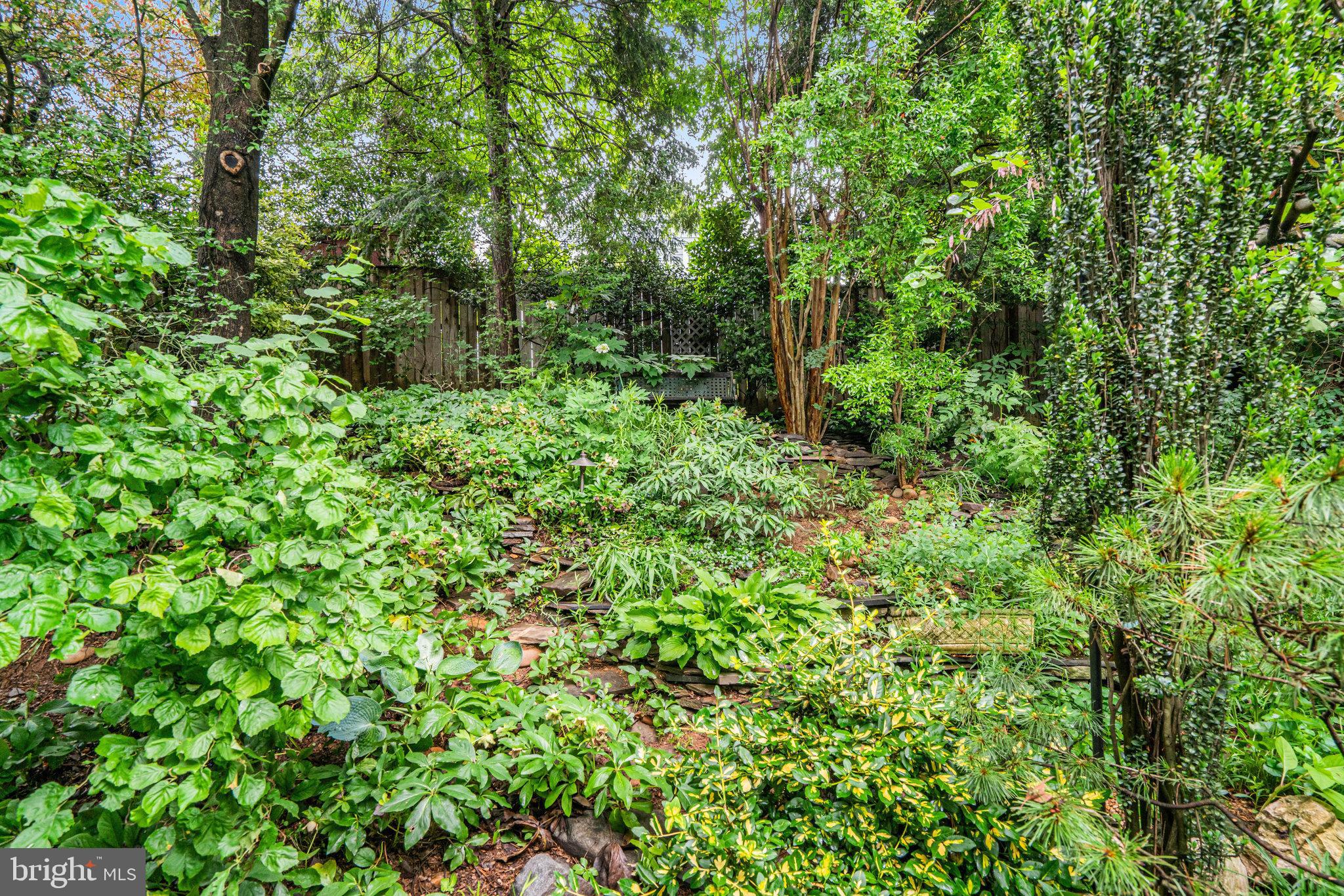 2005 S QUINCY STREET