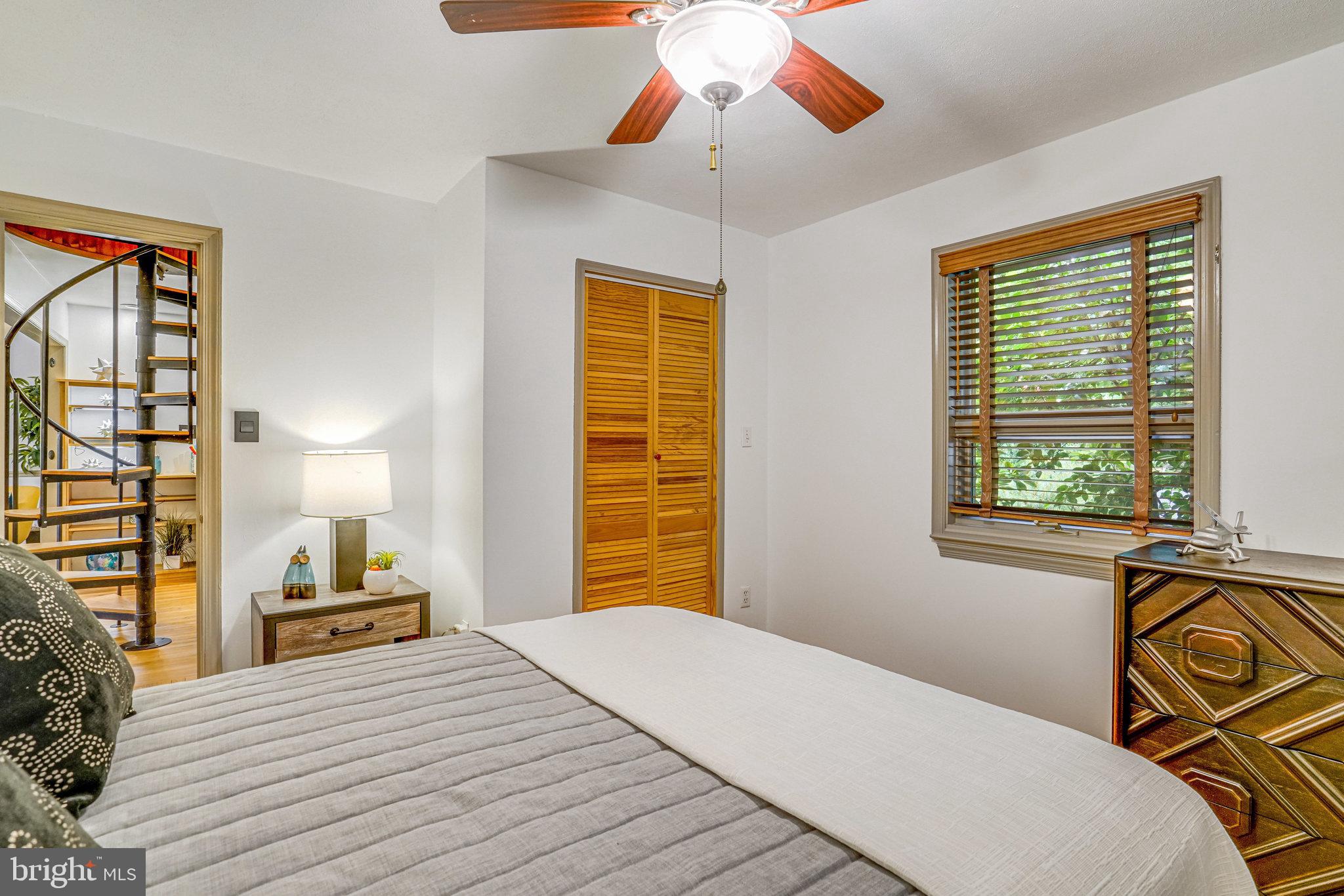 2005 S QUINCY STREET