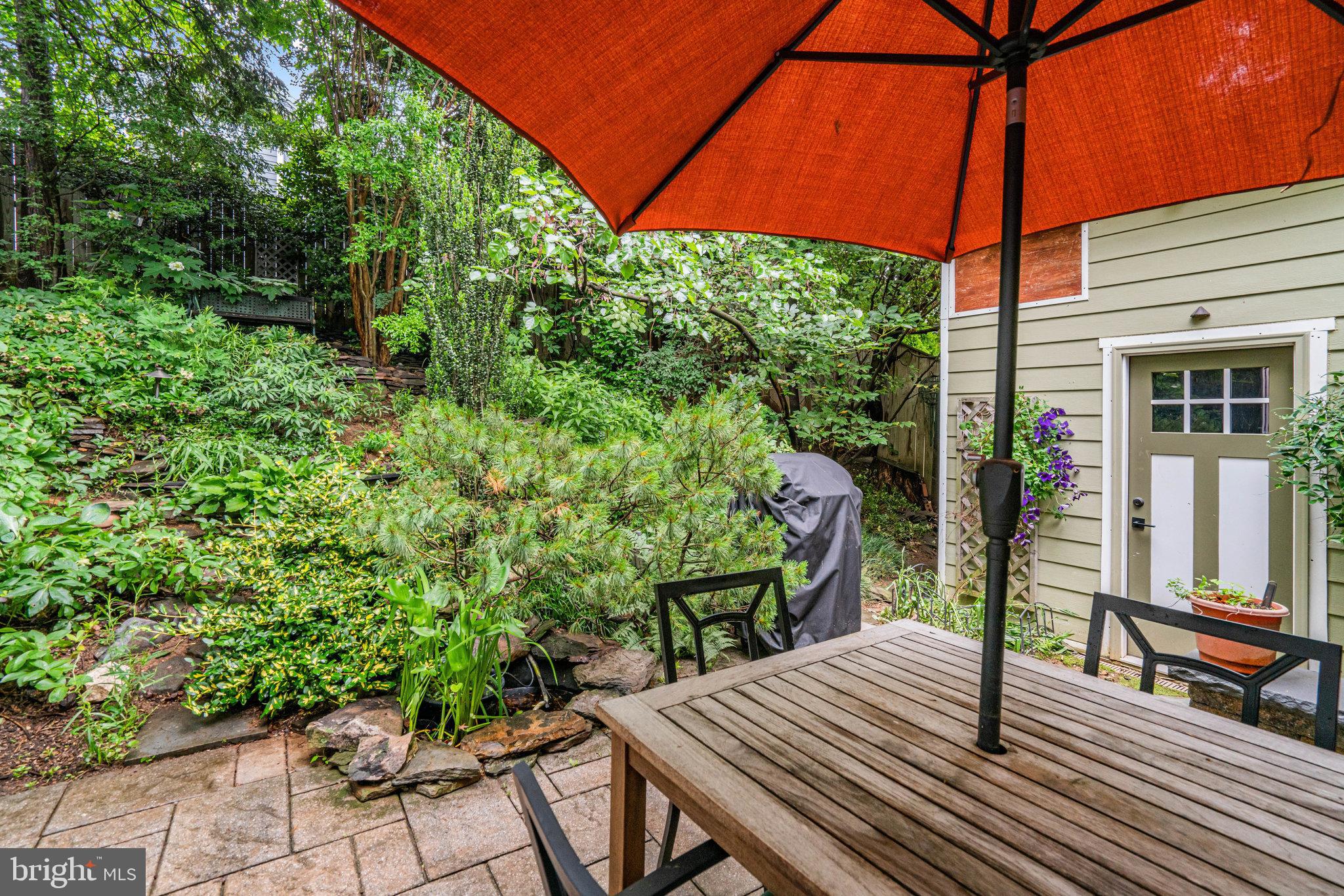 2005 S QUINCY STREET