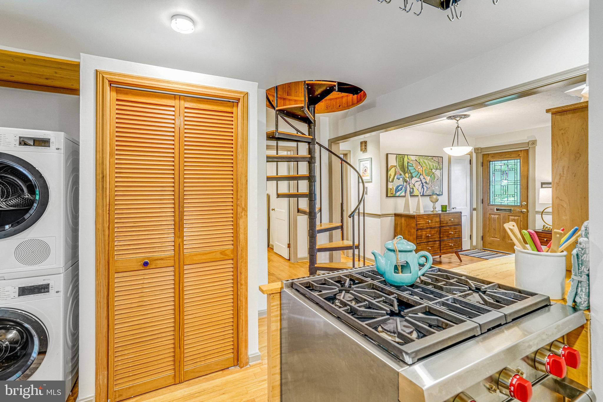 2005 S QUINCY STREET