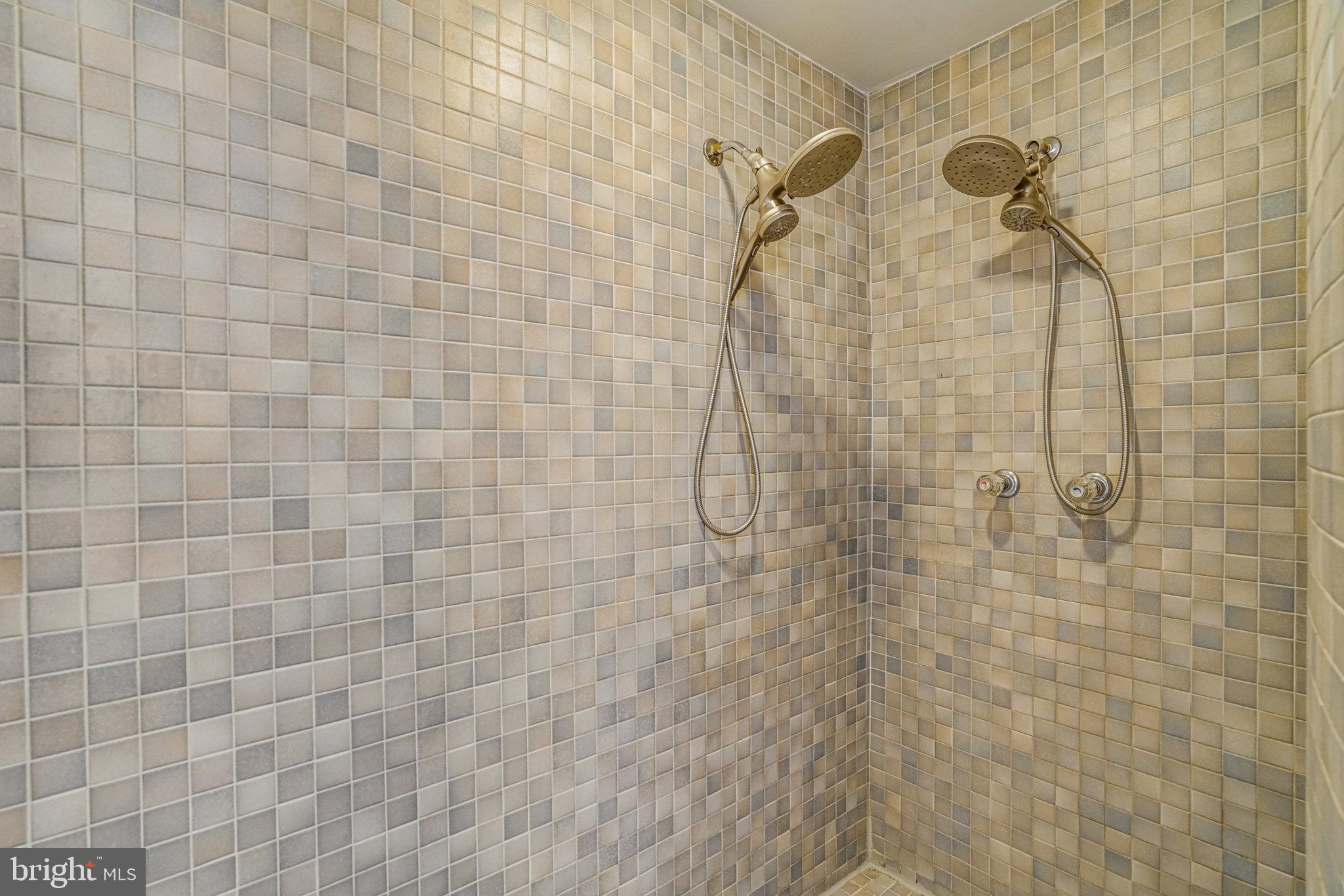 2005 S QUINCY STREET