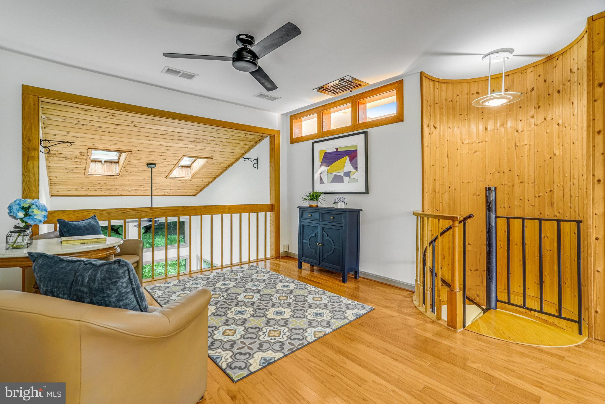 2005 S QUINCY STREET