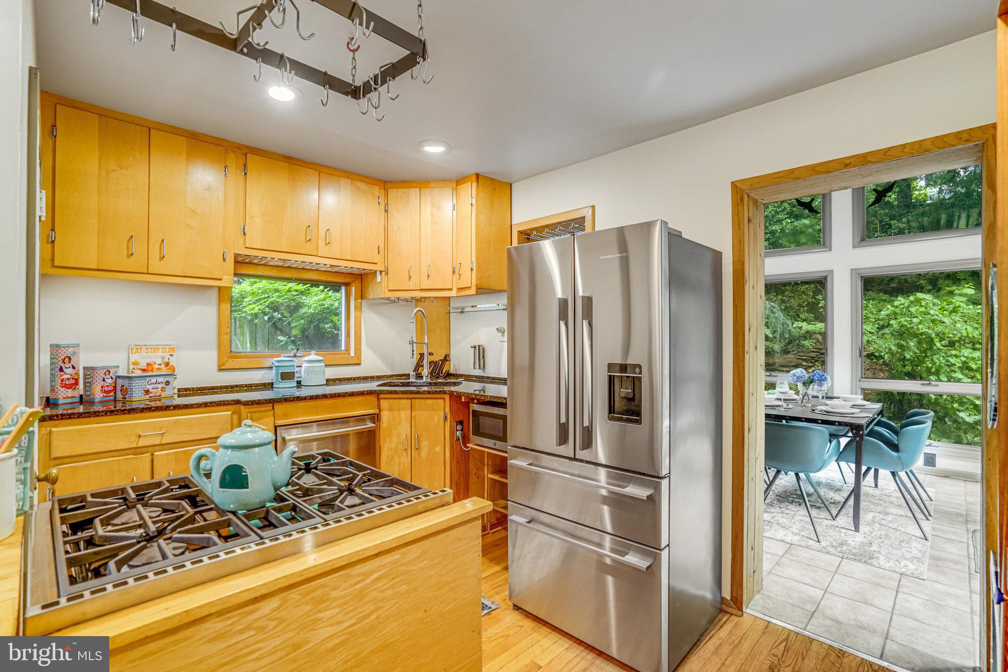 2005 S QUINCY STREET