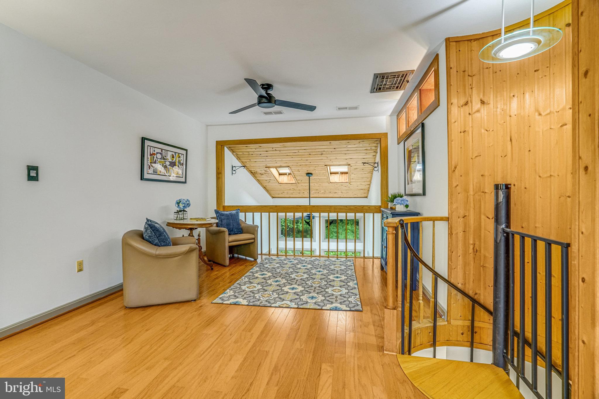 2005 S QUINCY STREET