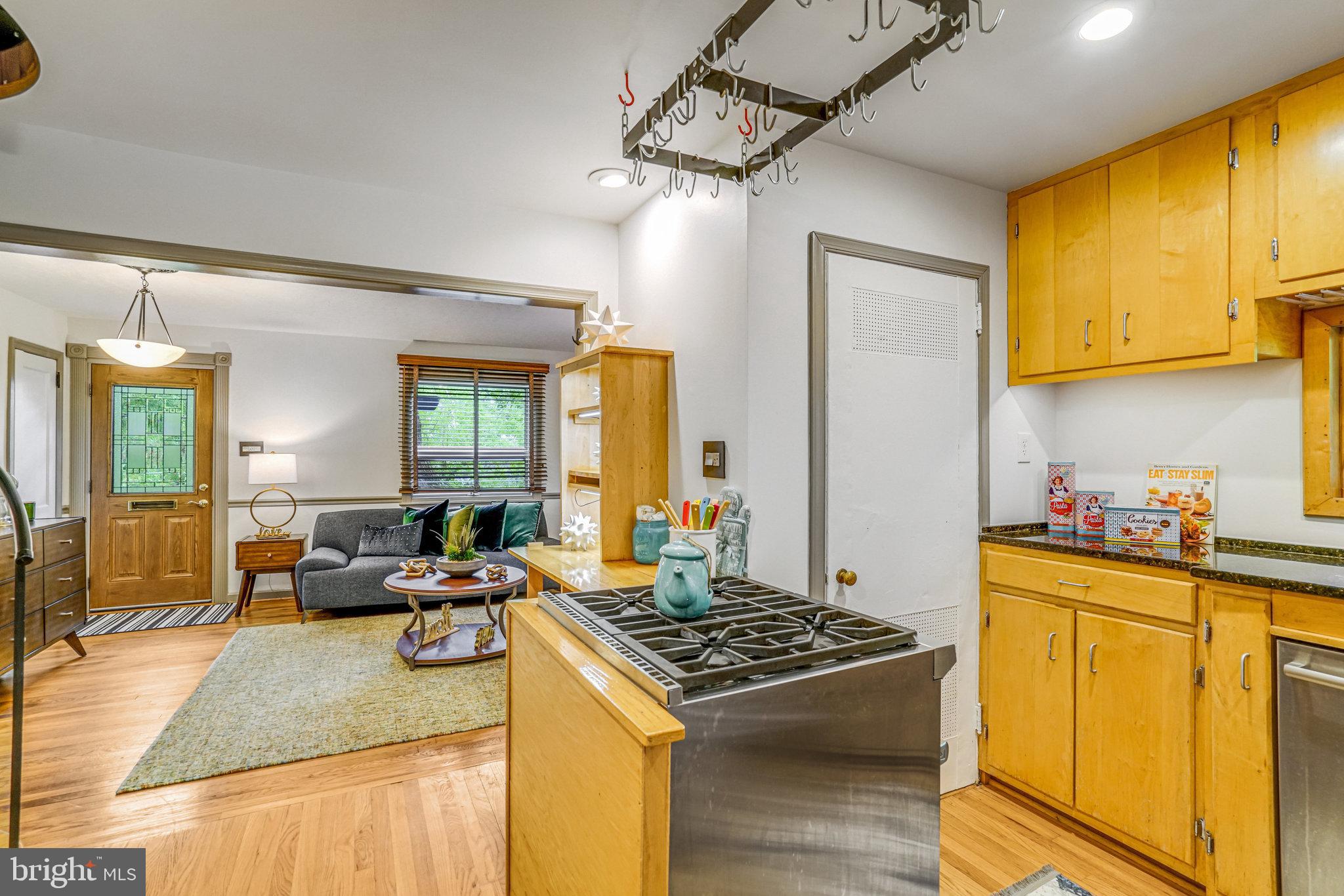 2005 S QUINCY STREET