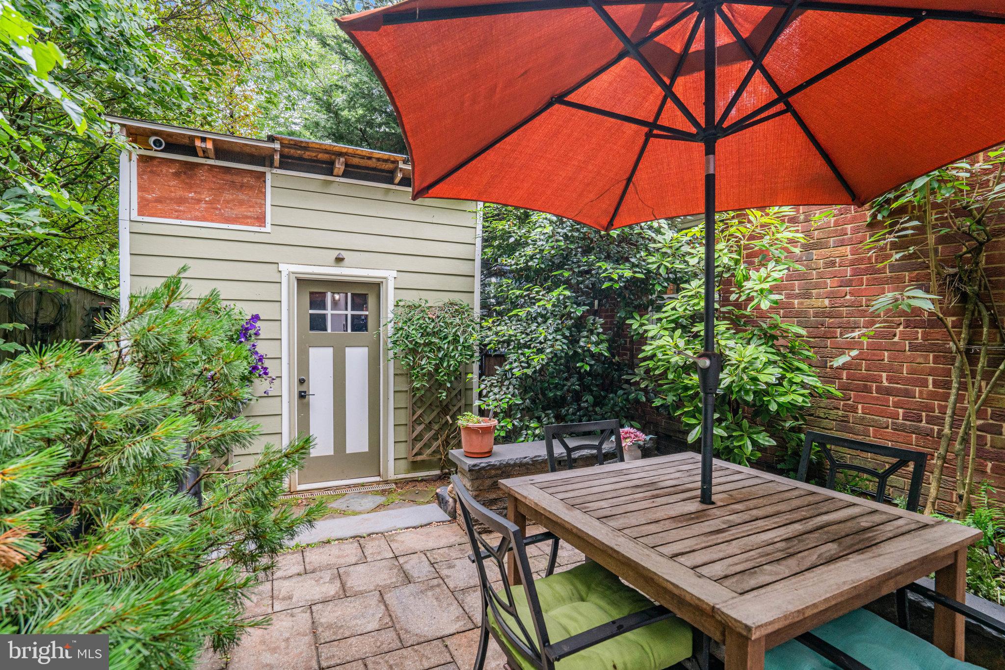 2005 S QUINCY STREET