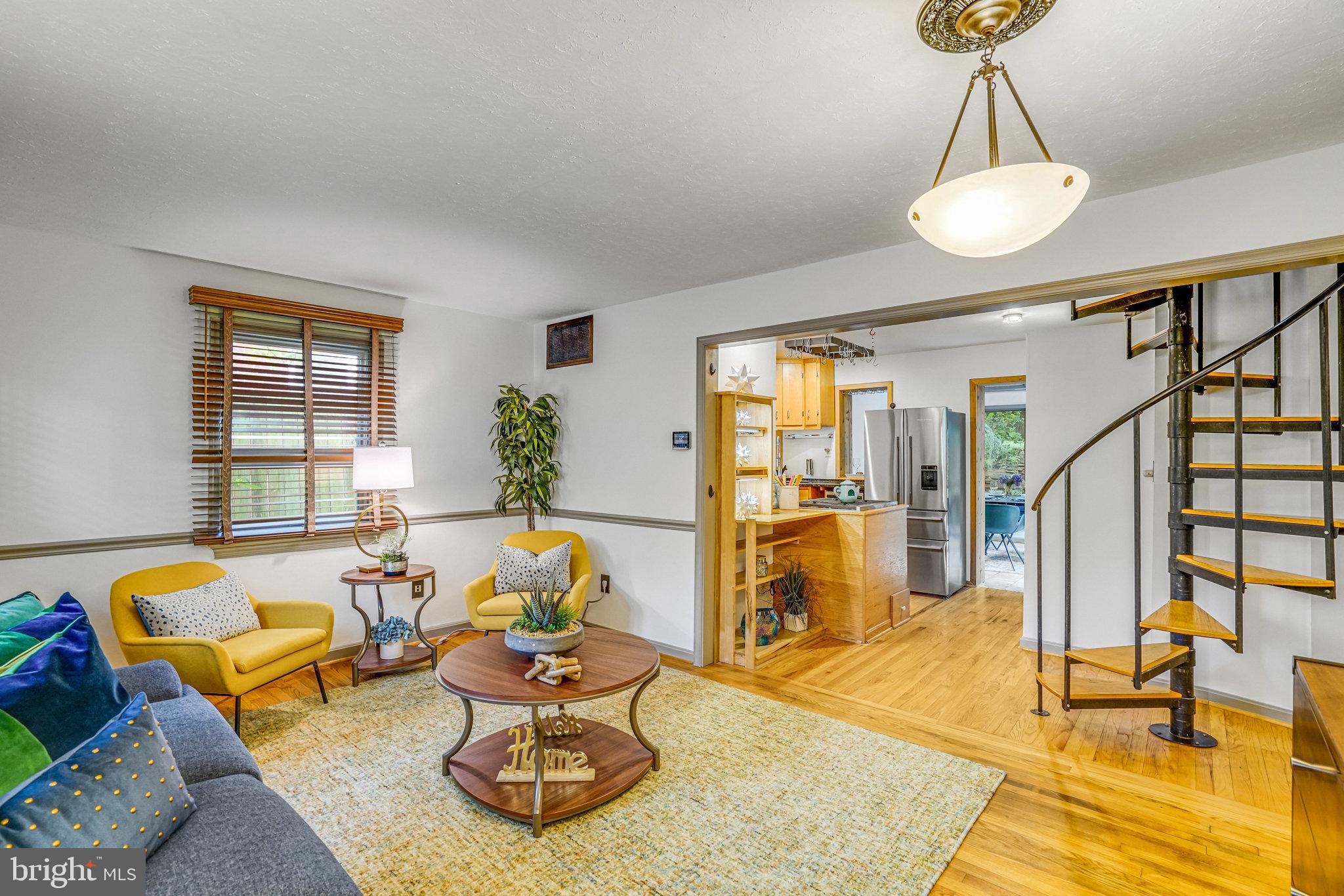 2005 S QUINCY STREET