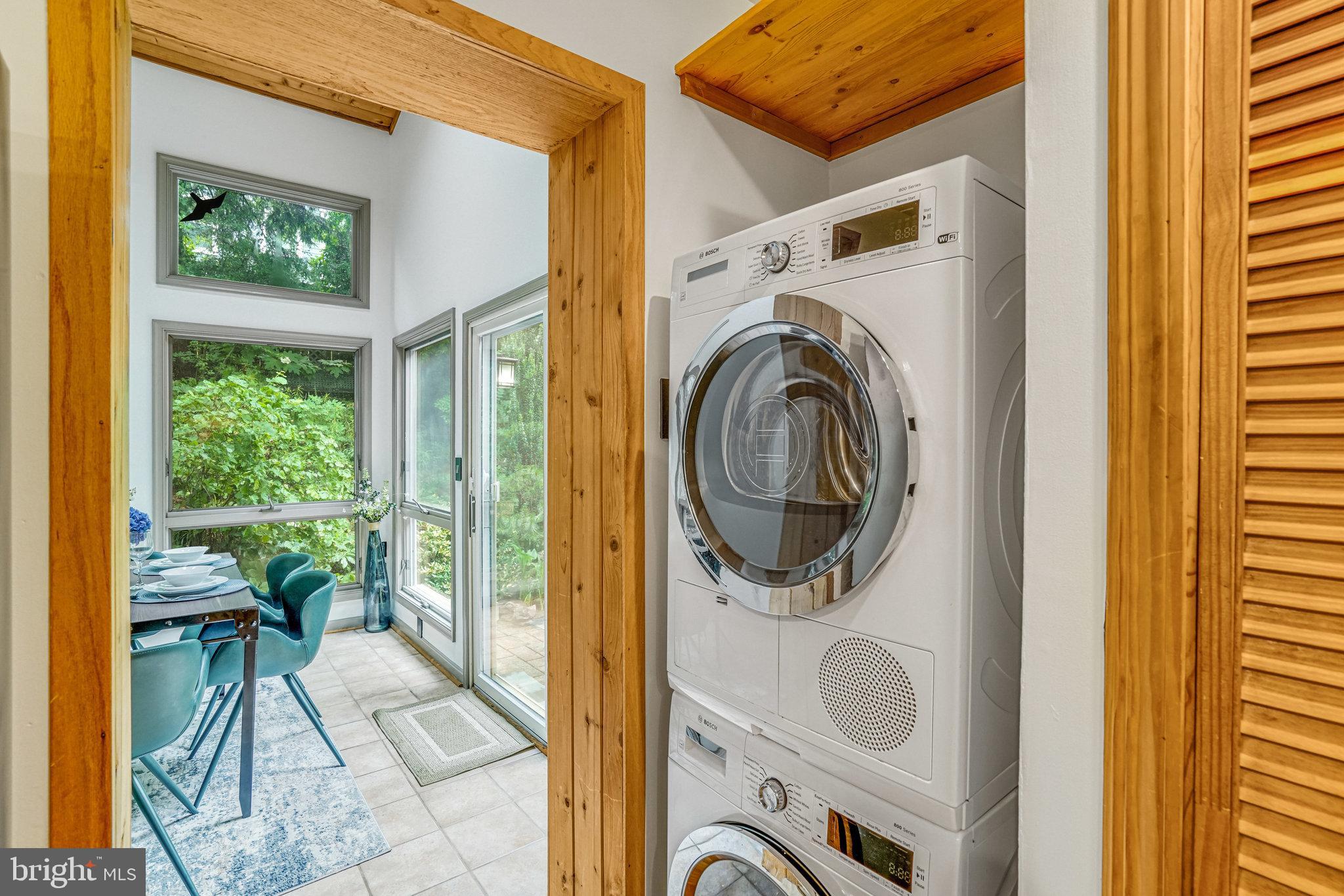 2005 S QUINCY STREET