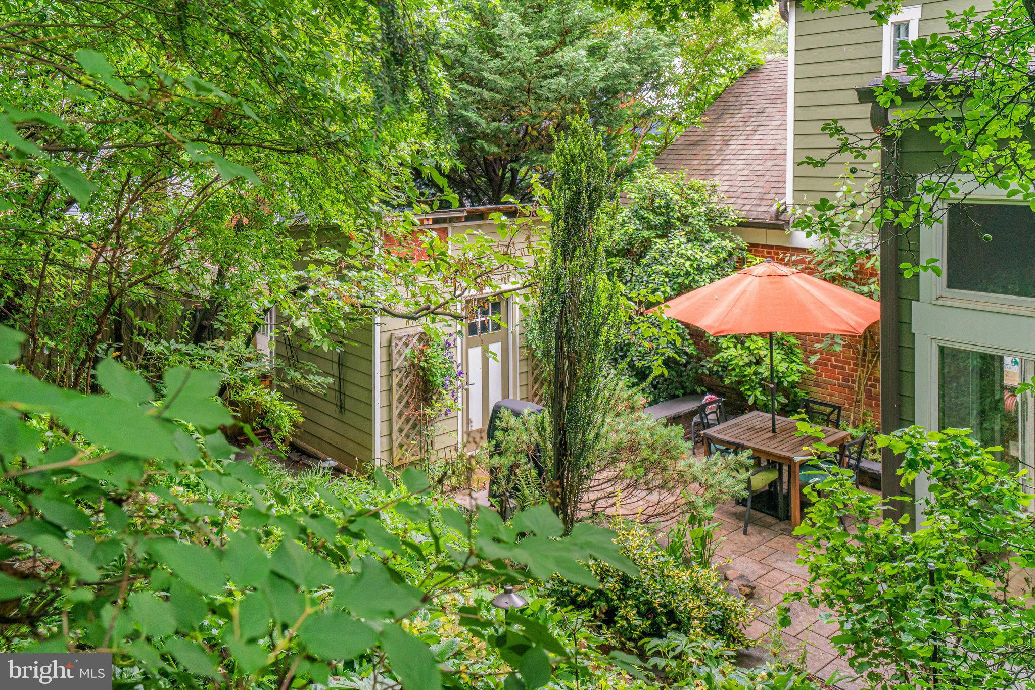 2005 S QUINCY STREET