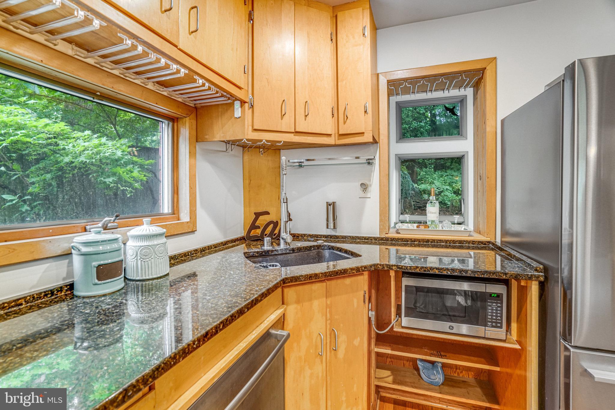 2005 S QUINCY STREET