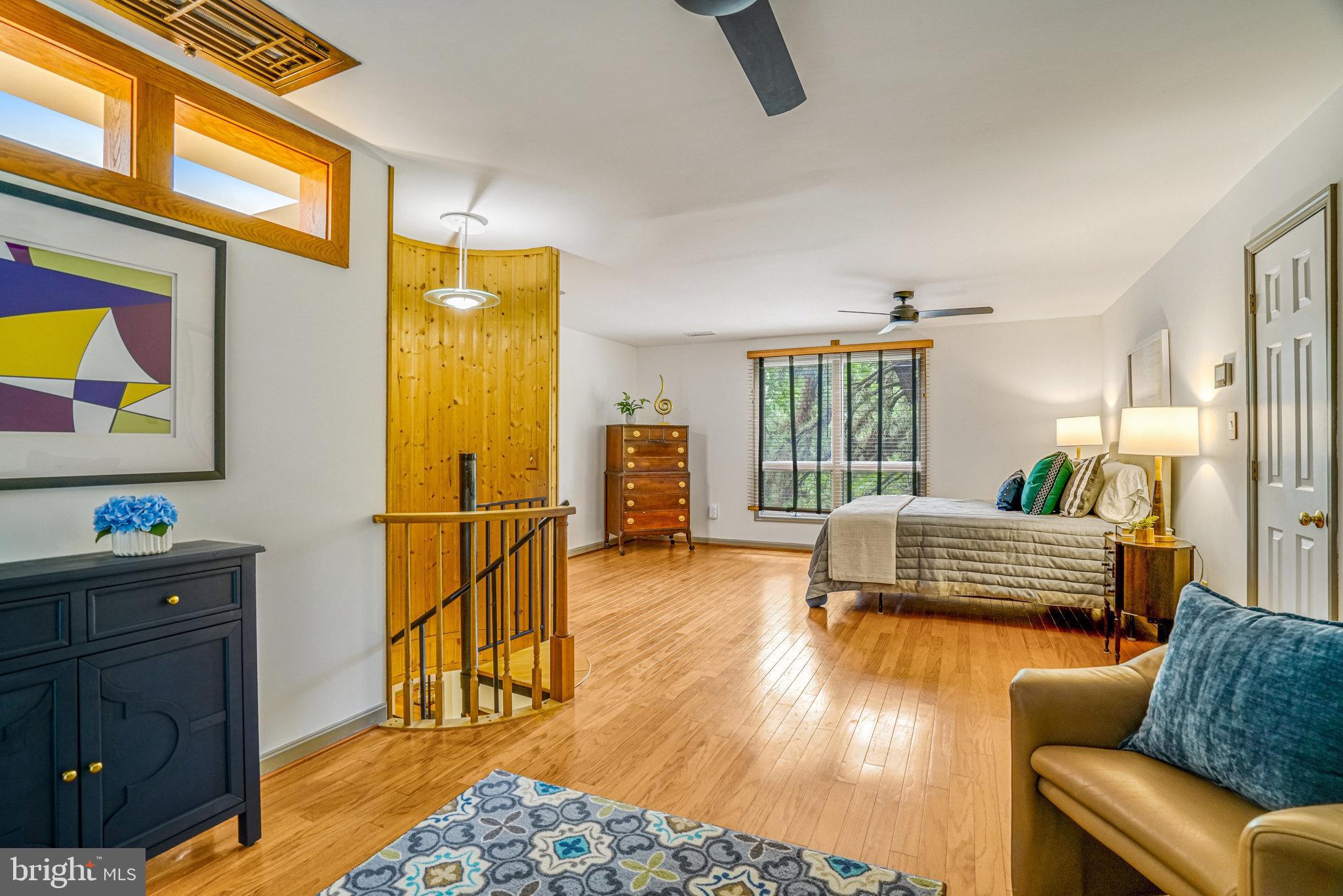 2005 S QUINCY STREET