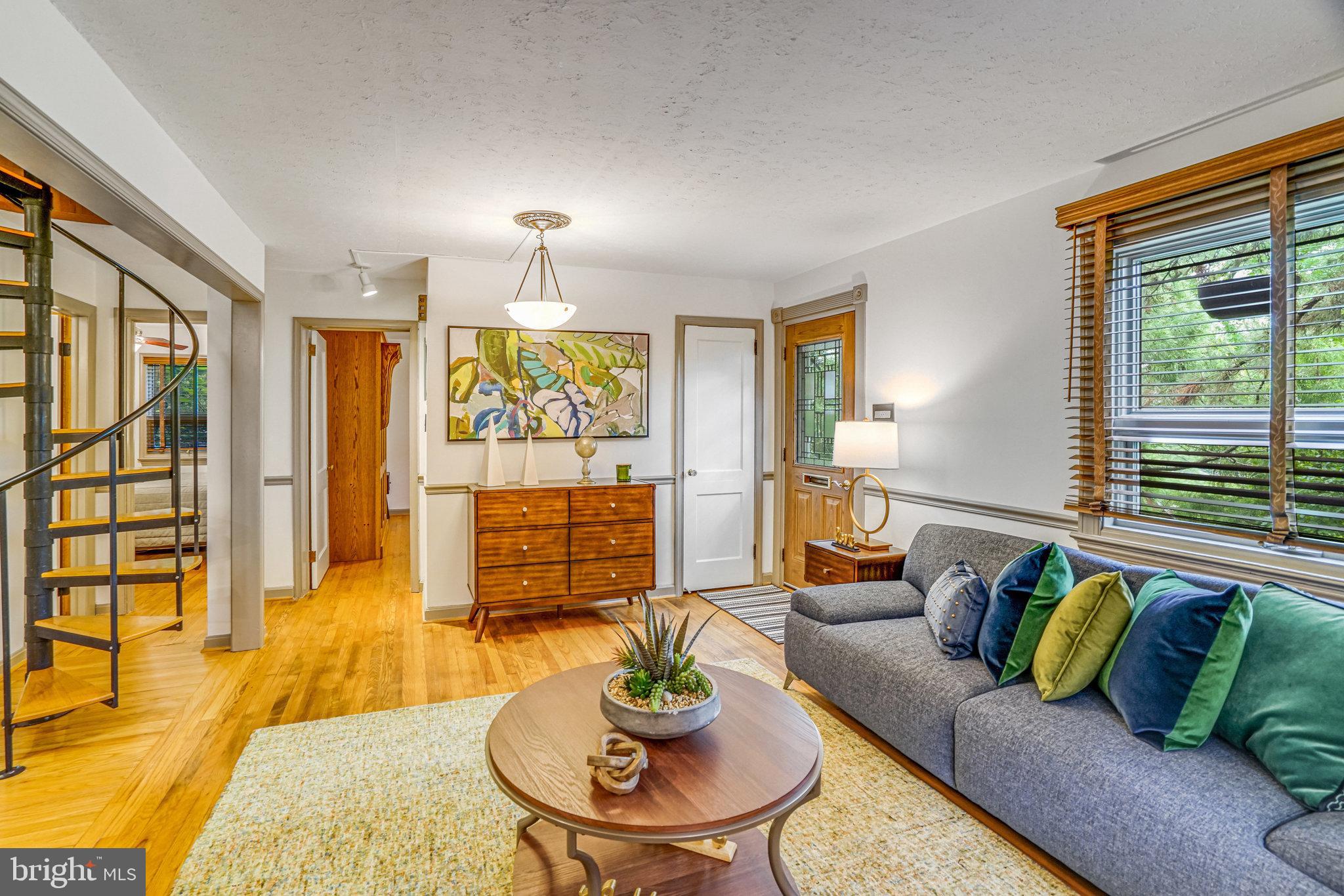 2005 S QUINCY STREET