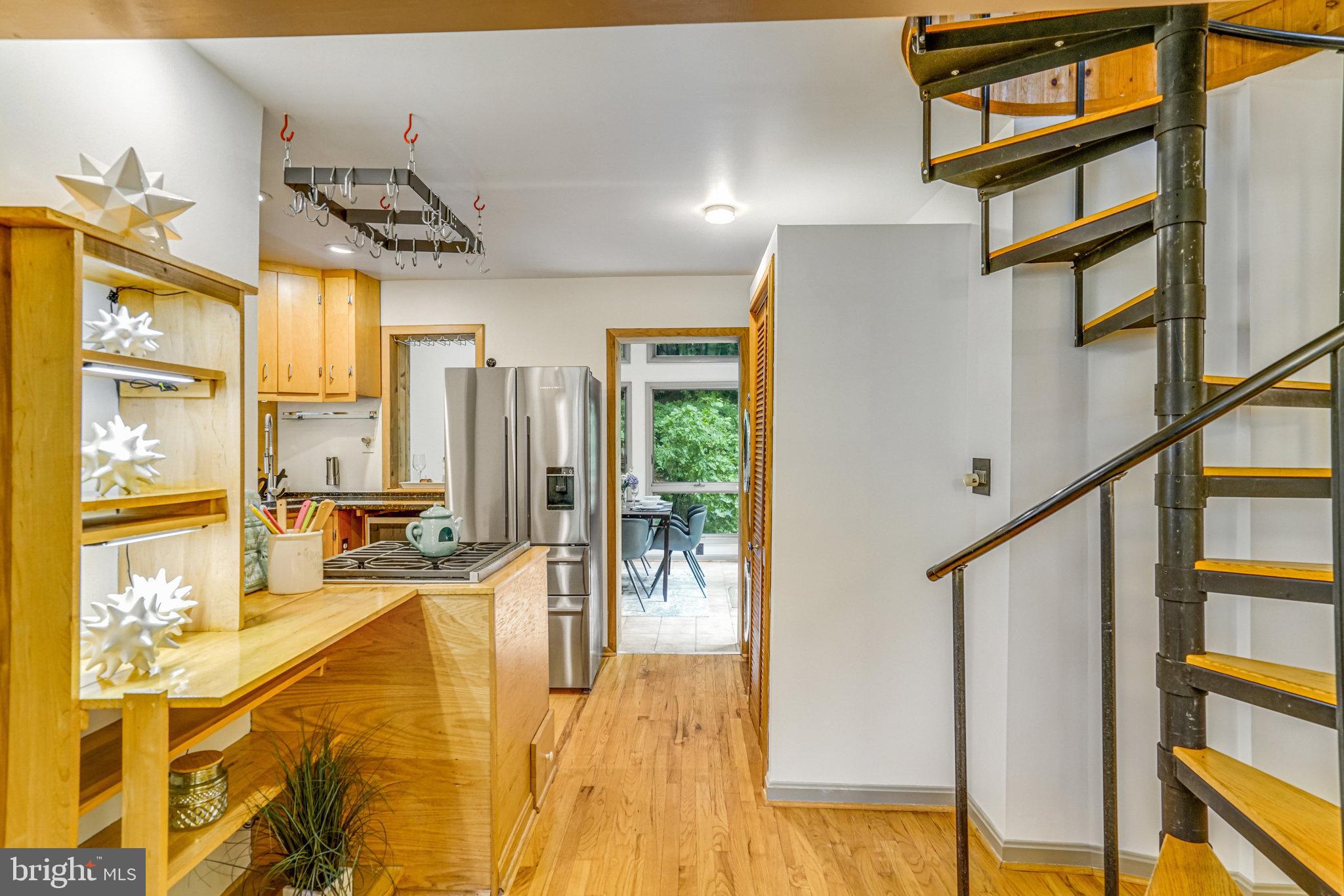 2005 S QUINCY STREET