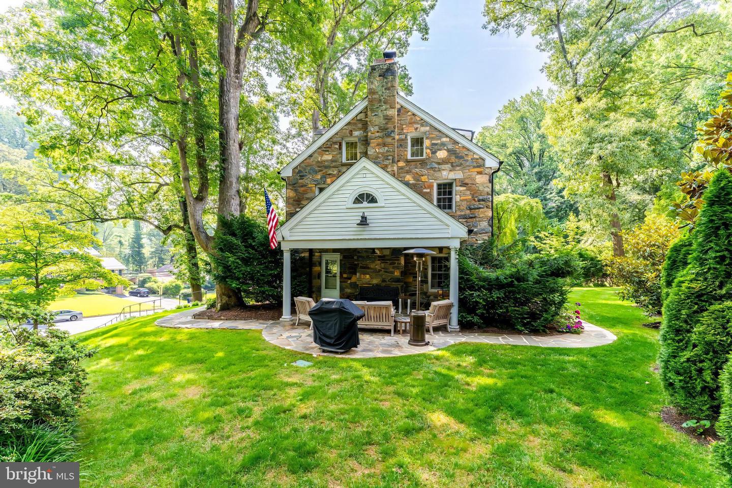 3666 Military Rd