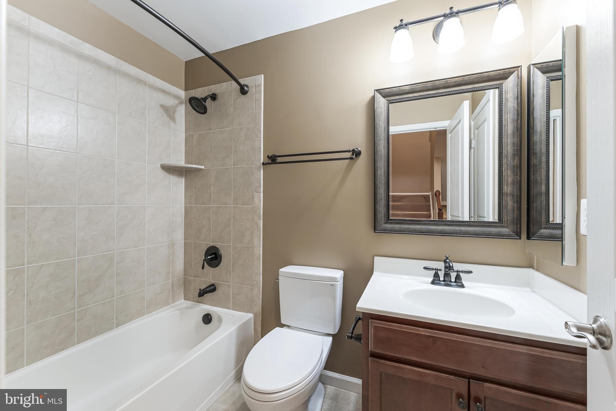 2654 S KENMORE COURT