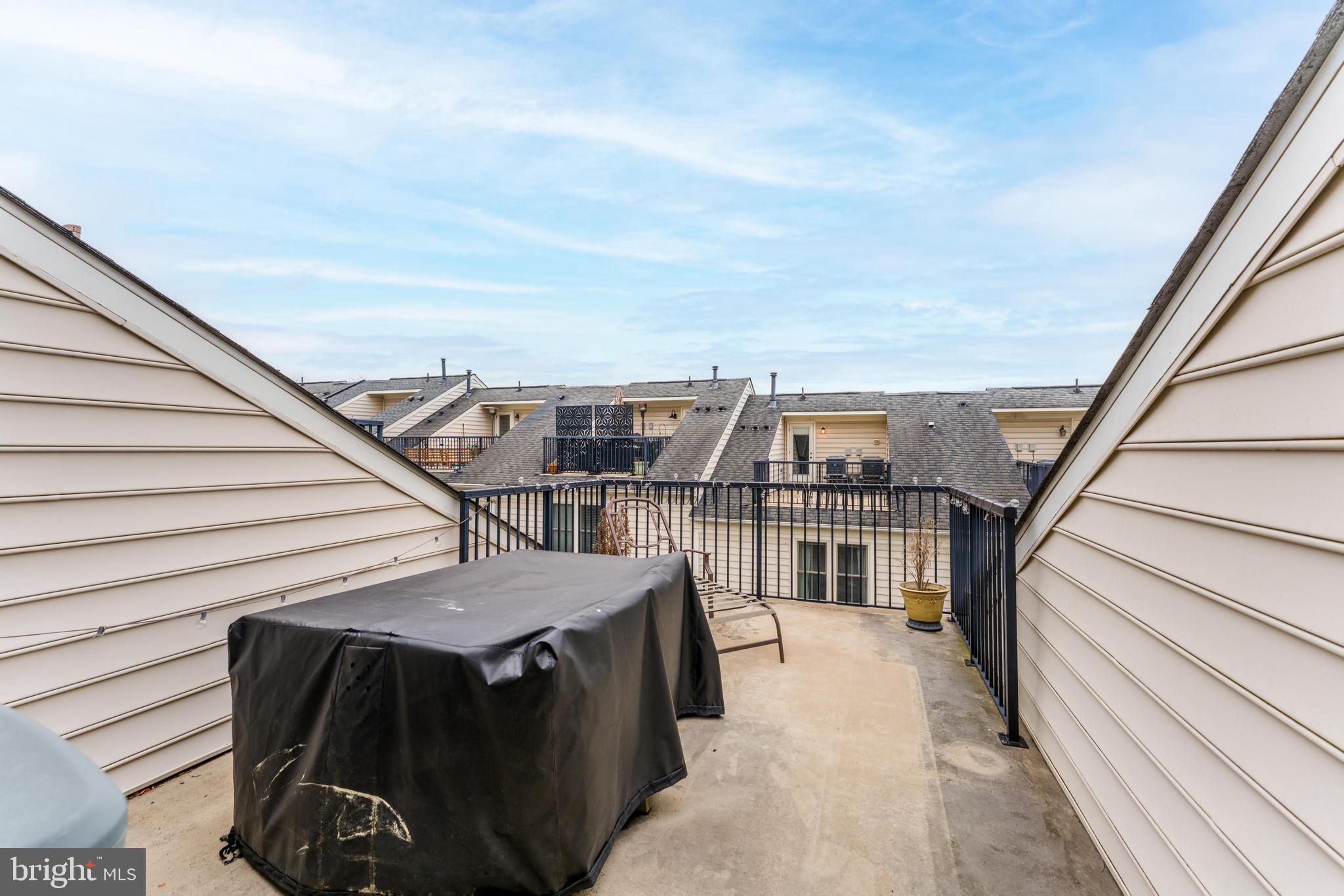 2654 S KENMORE COURT