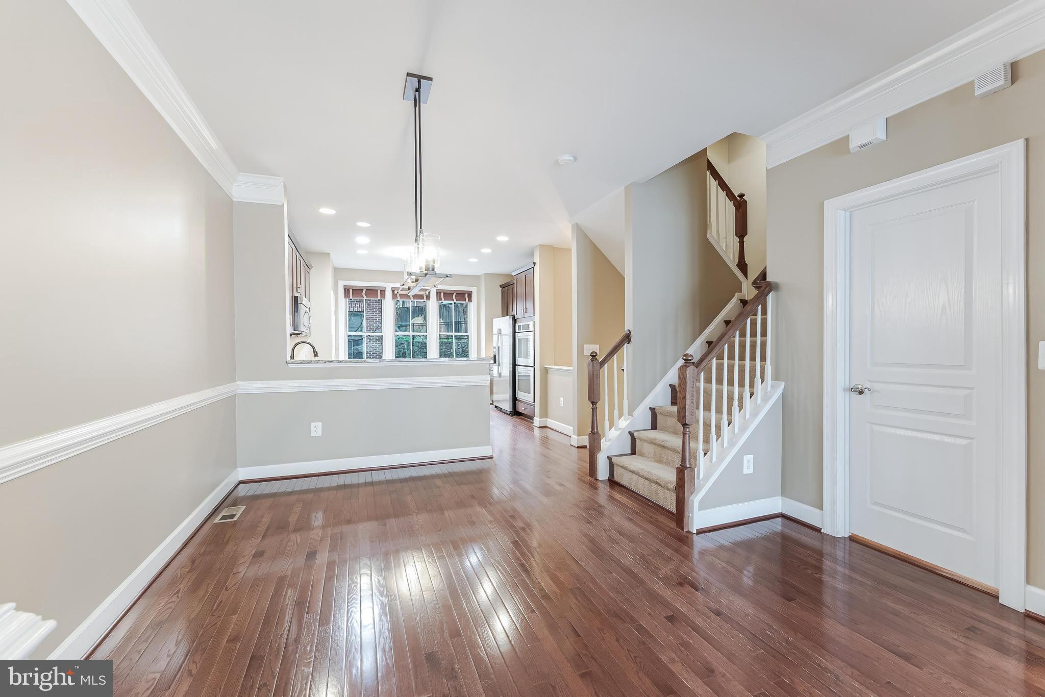 2654 S KENMORE COURT