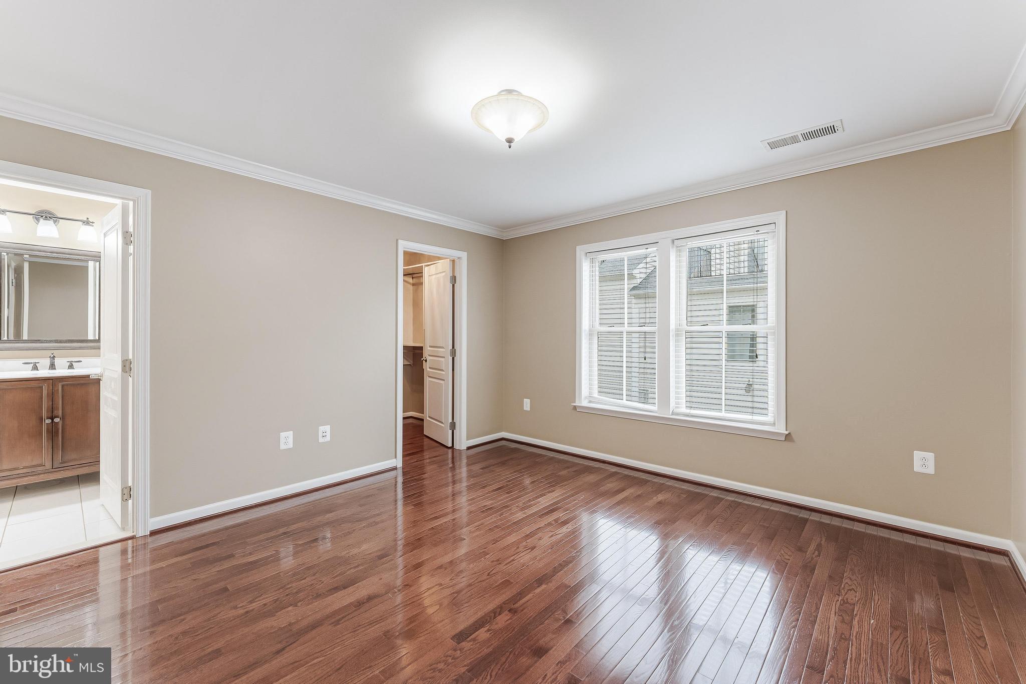 2654 S KENMORE COURT