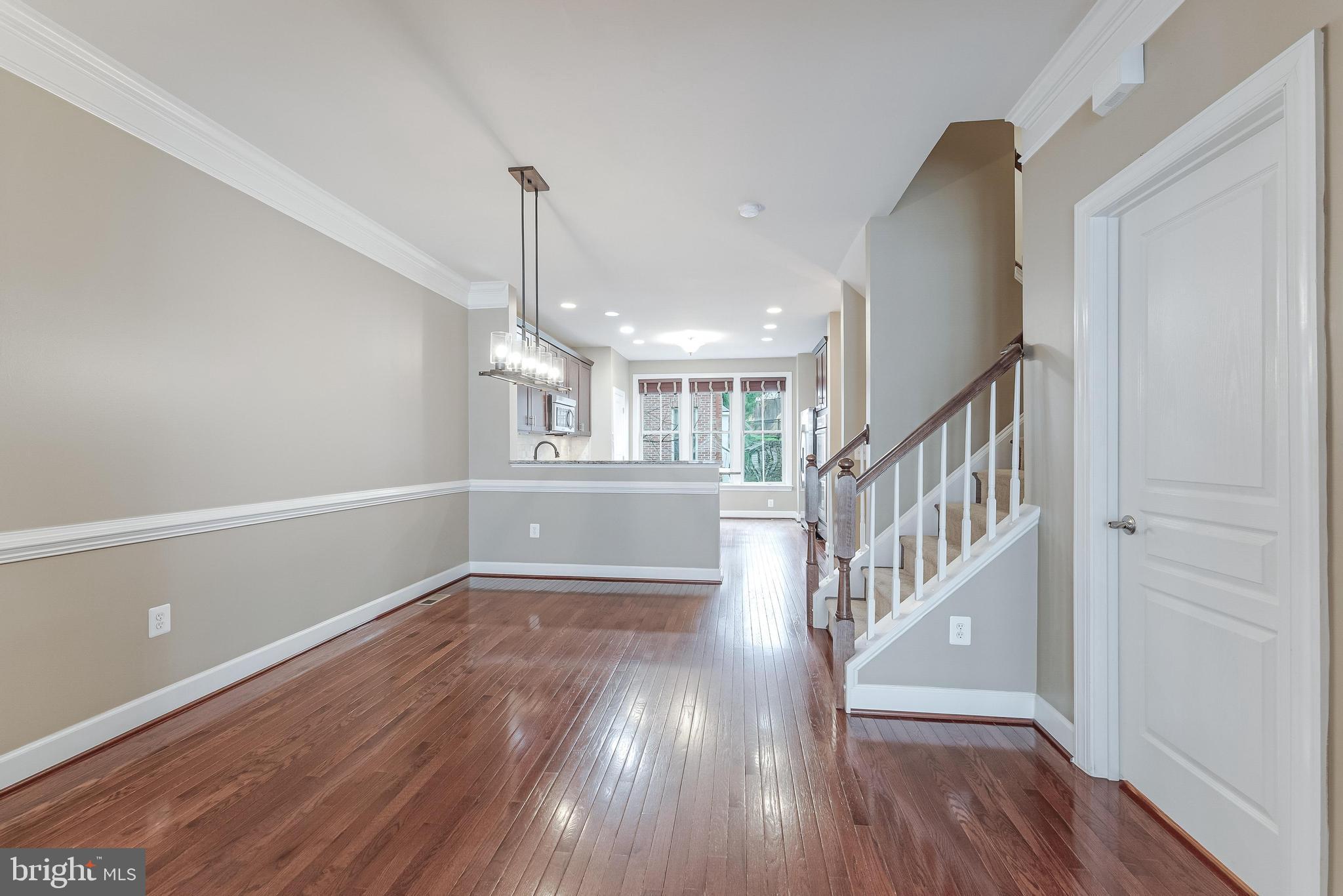 2654 S KENMORE COURT