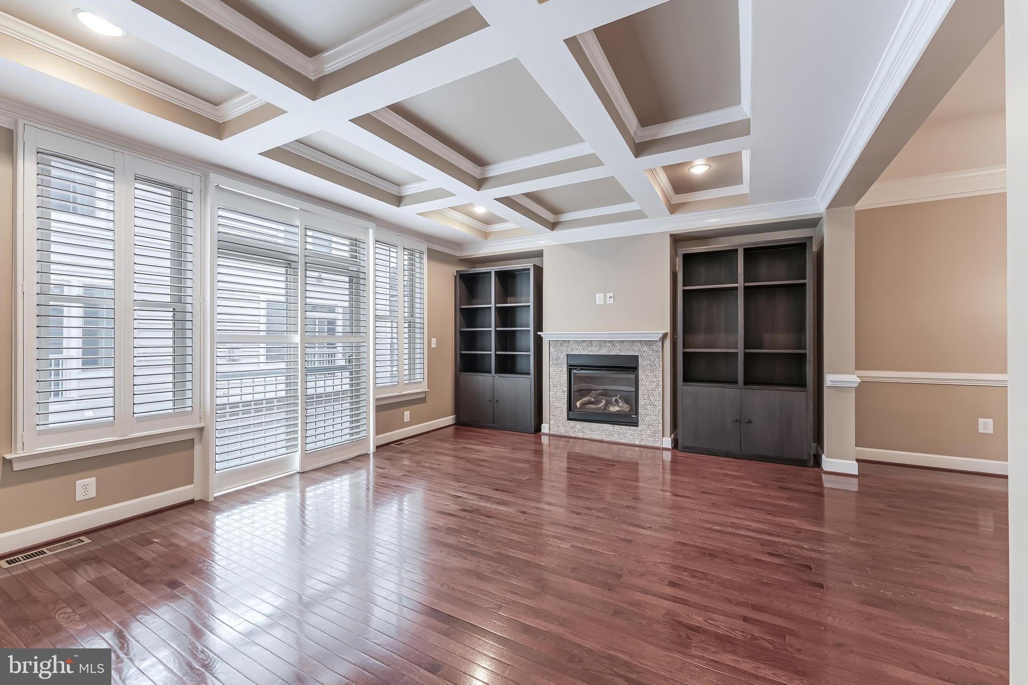 2654 S KENMORE COURT