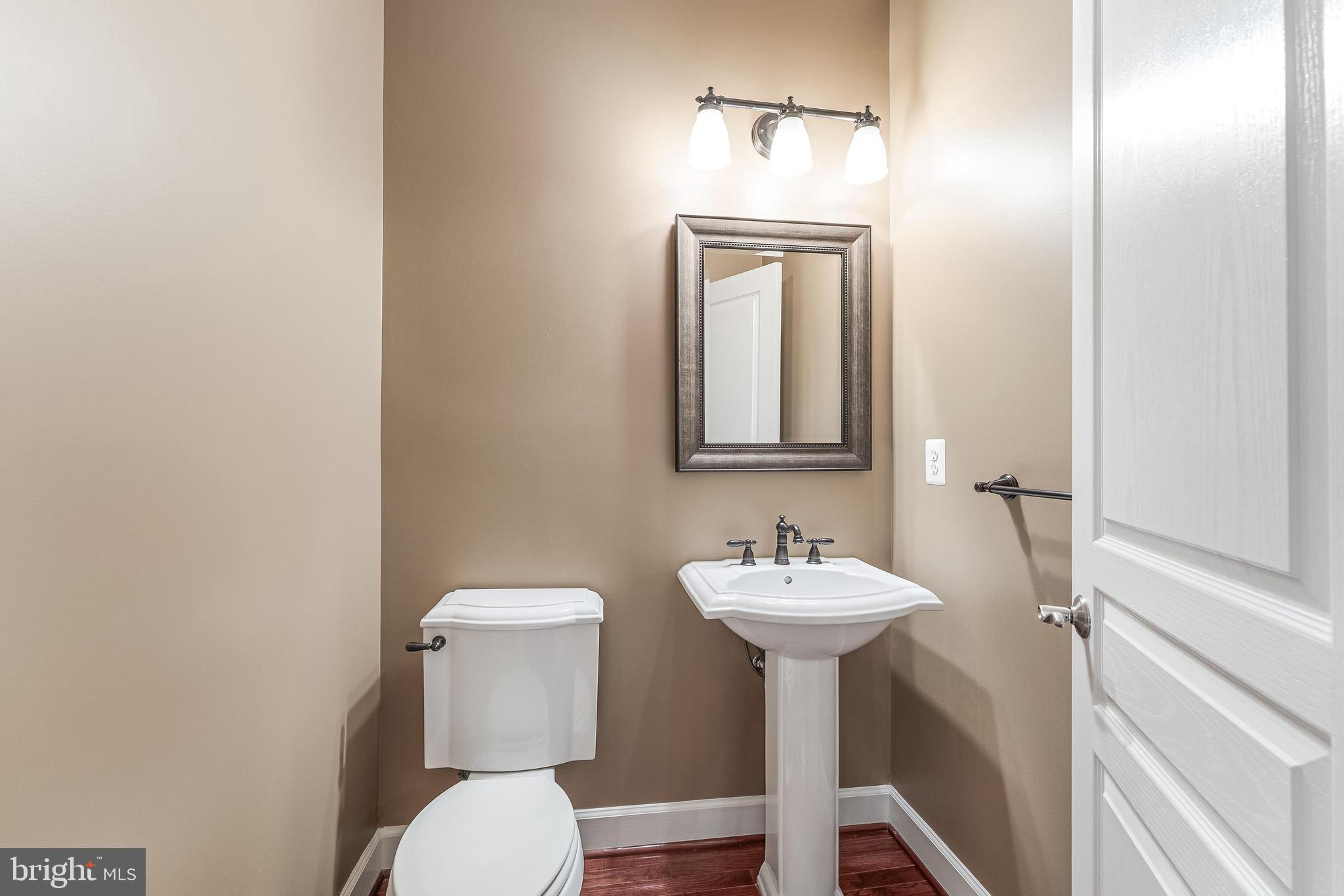 2654 S KENMORE COURT