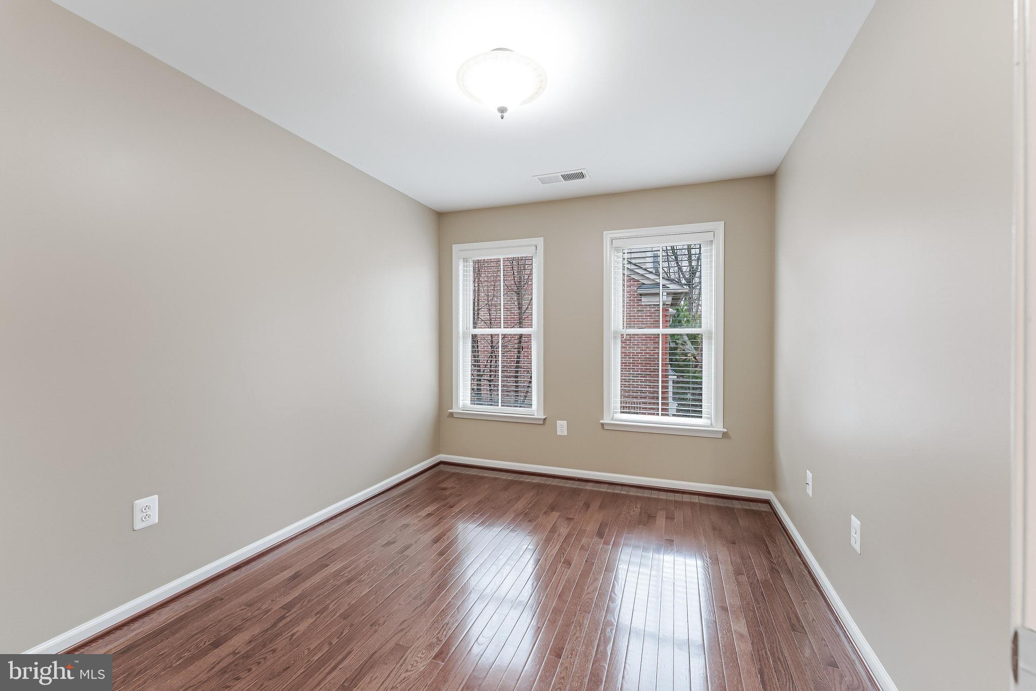 2654 S KENMORE COURT