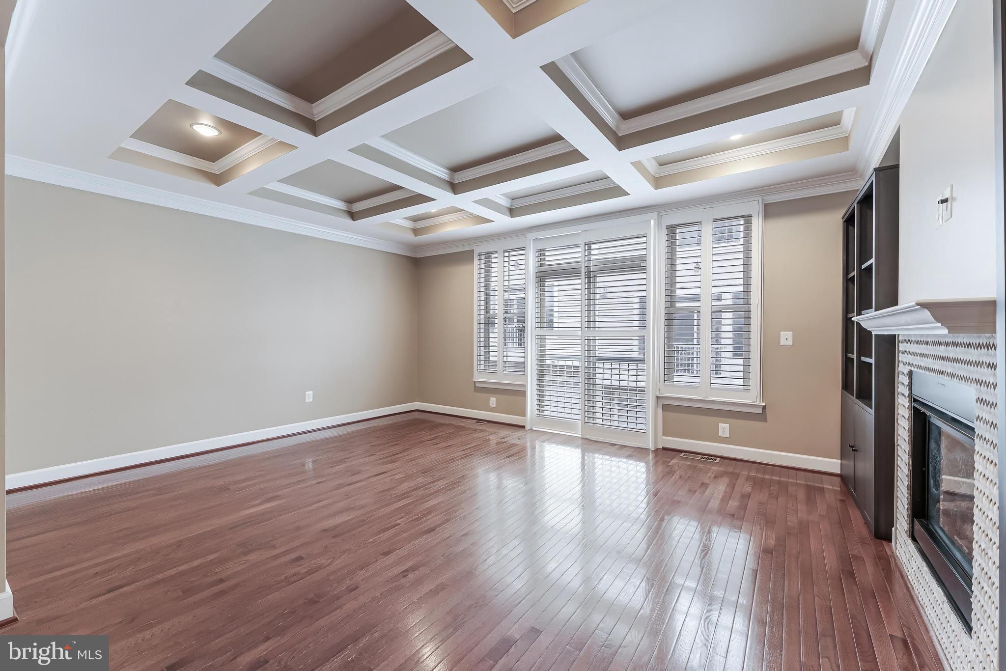 2654 S KENMORE COURT