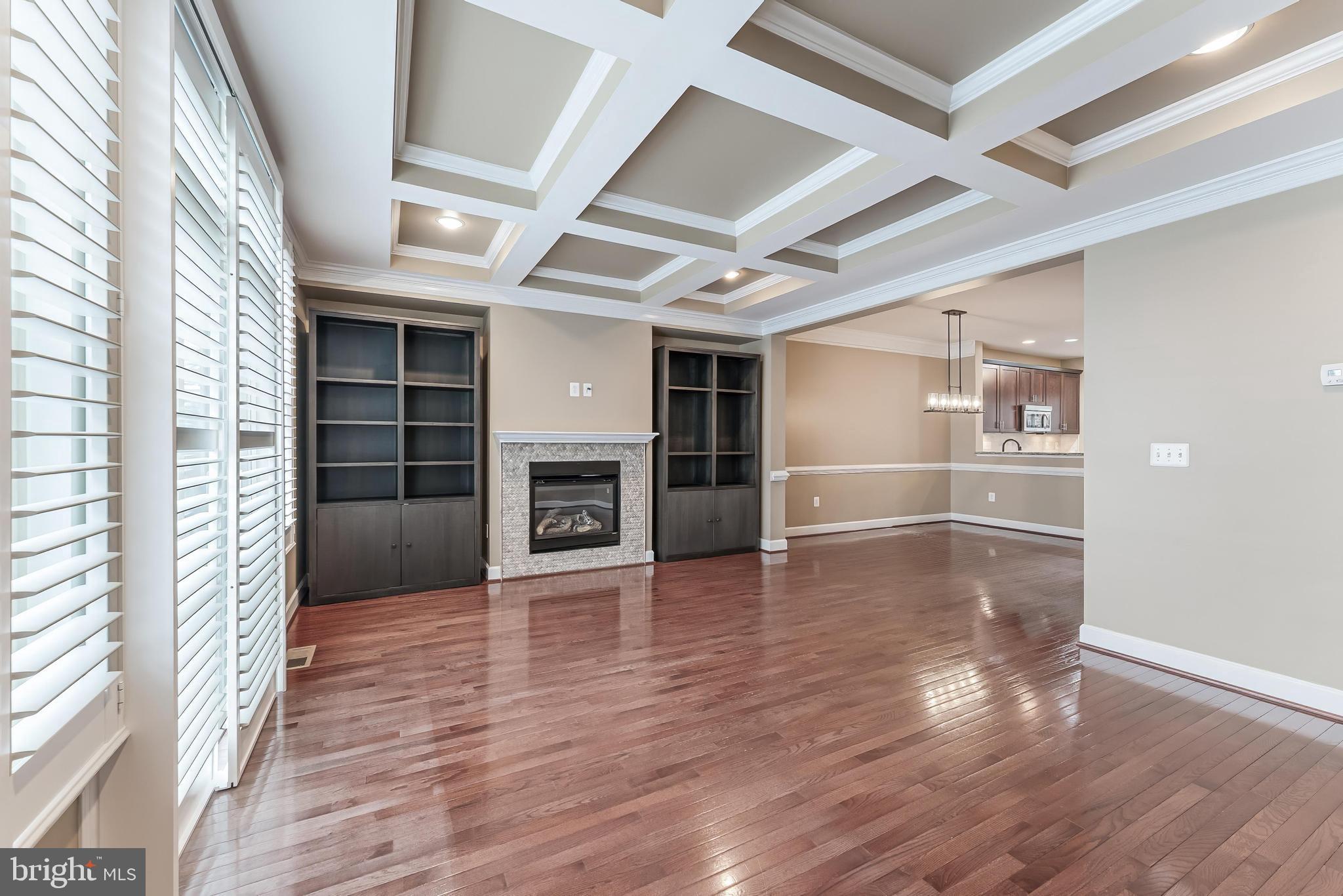 2654 S KENMORE COURT