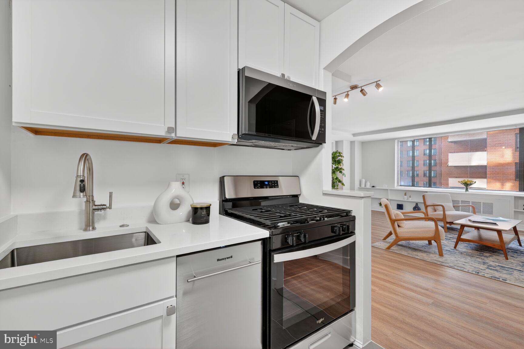 1121 ARLINGTON BOULEVARD 207