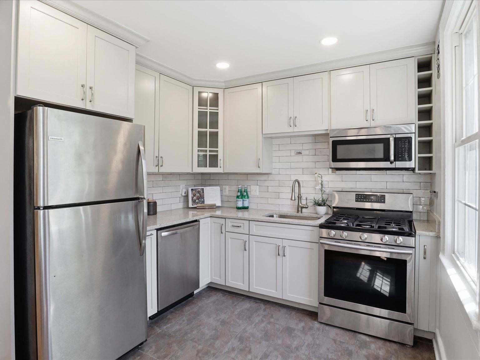 2600 16TH STREET S 694