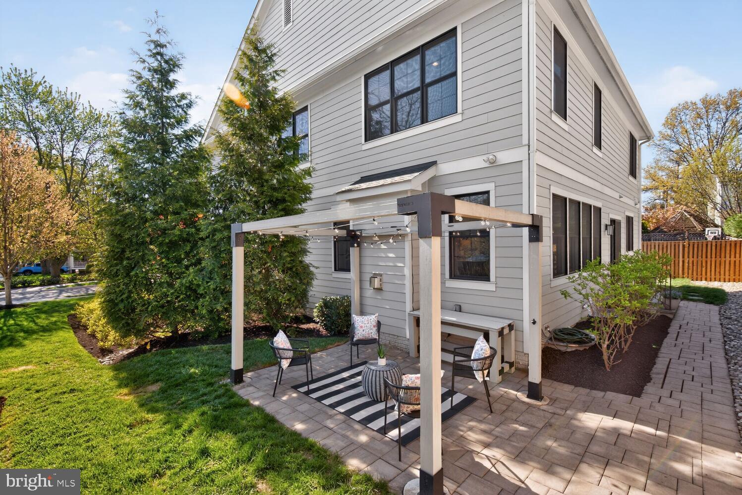 2421 N BUCHANAN STREET