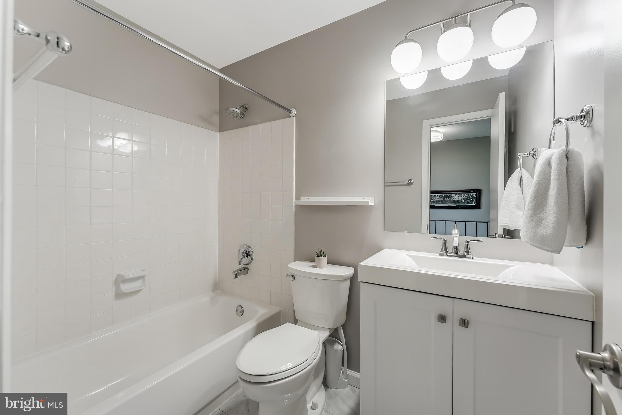 2202 S QUINCY STREET 2