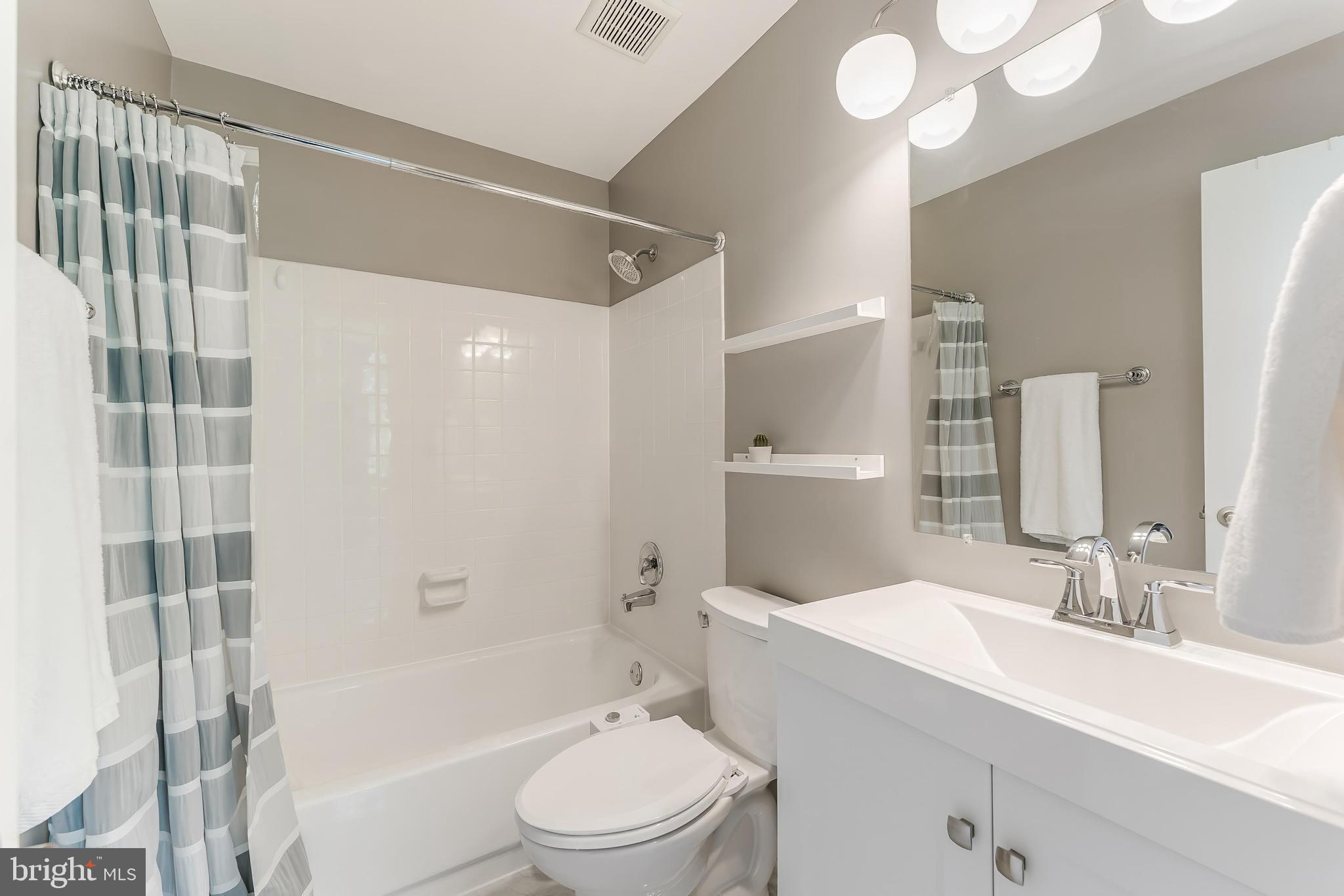 2202 S QUINCY STREET 2