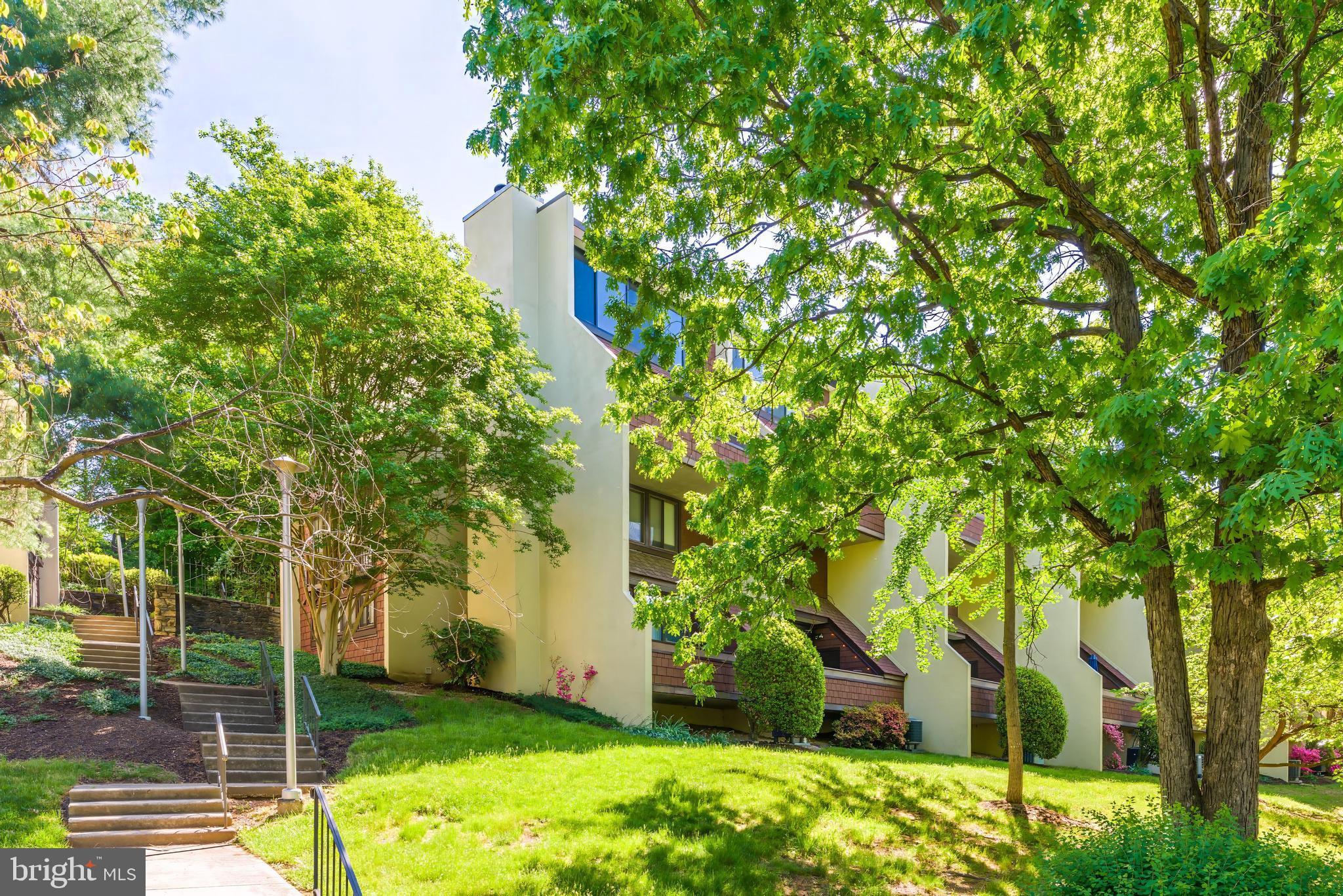 2202 S QUINCY STREET 2